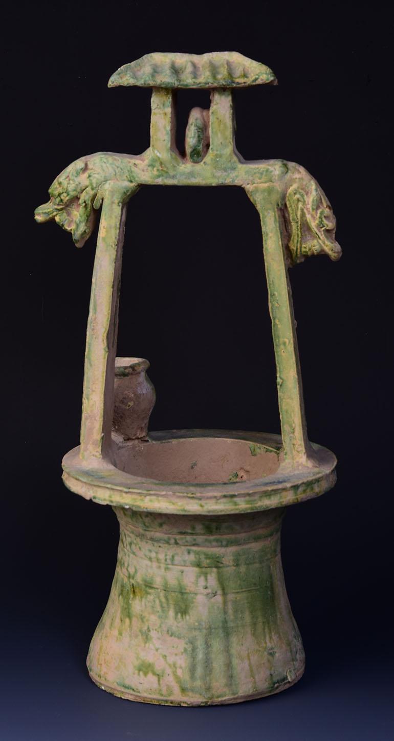 Han Dynasty, Chinese Green Glazed Pottery Model of Well with Dragon Heads 4
