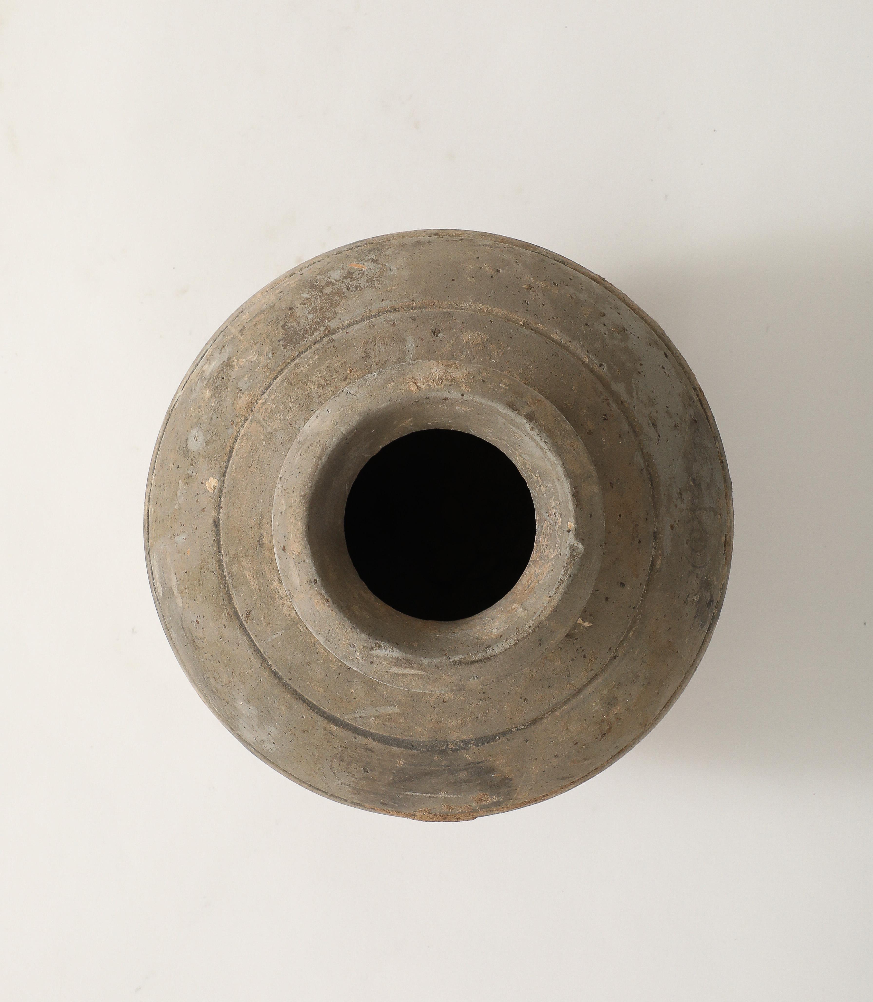 Vaso di terracotta della dinastia Han in vendita 7