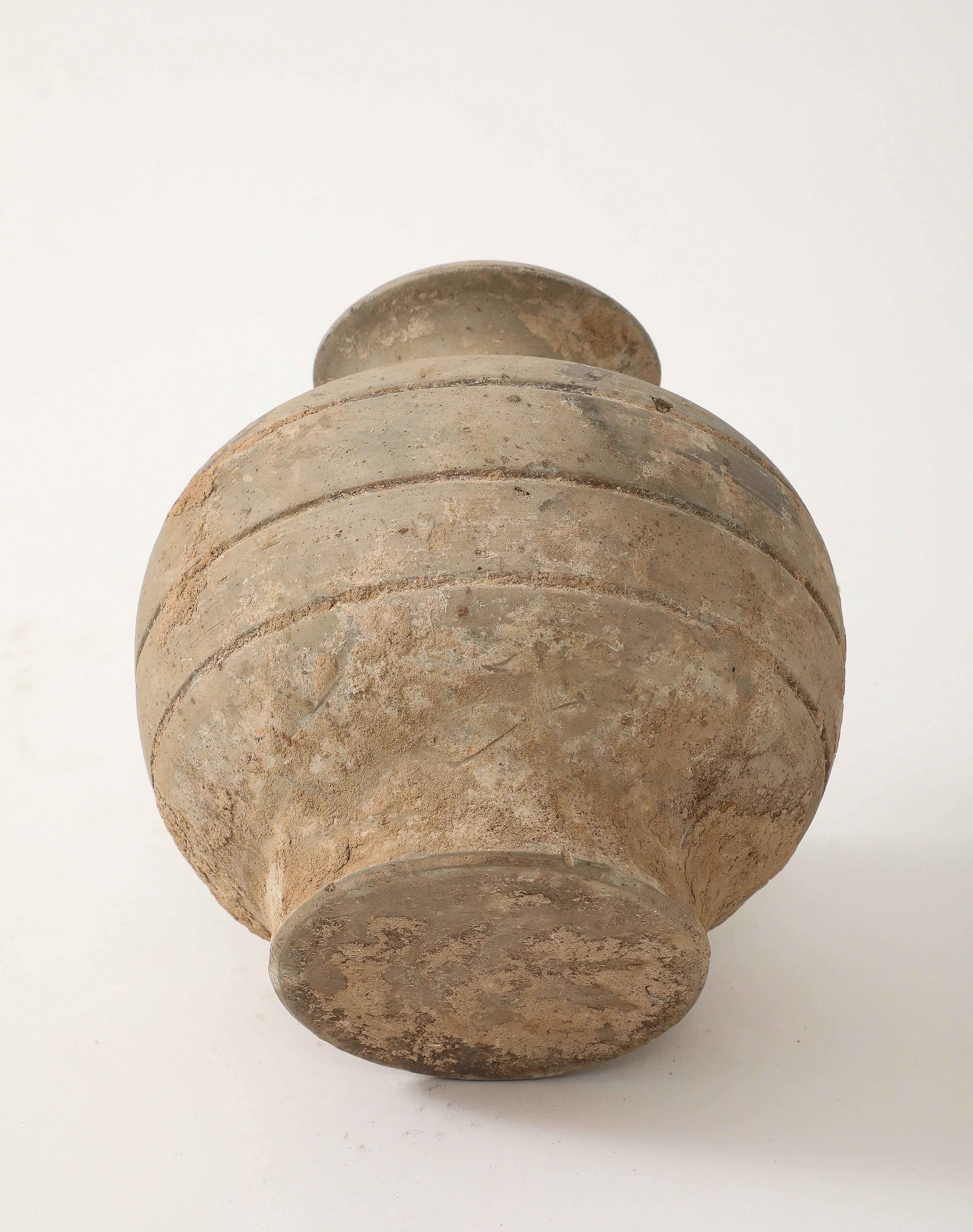 Vaso di terracotta della dinastia Han in vendita 8