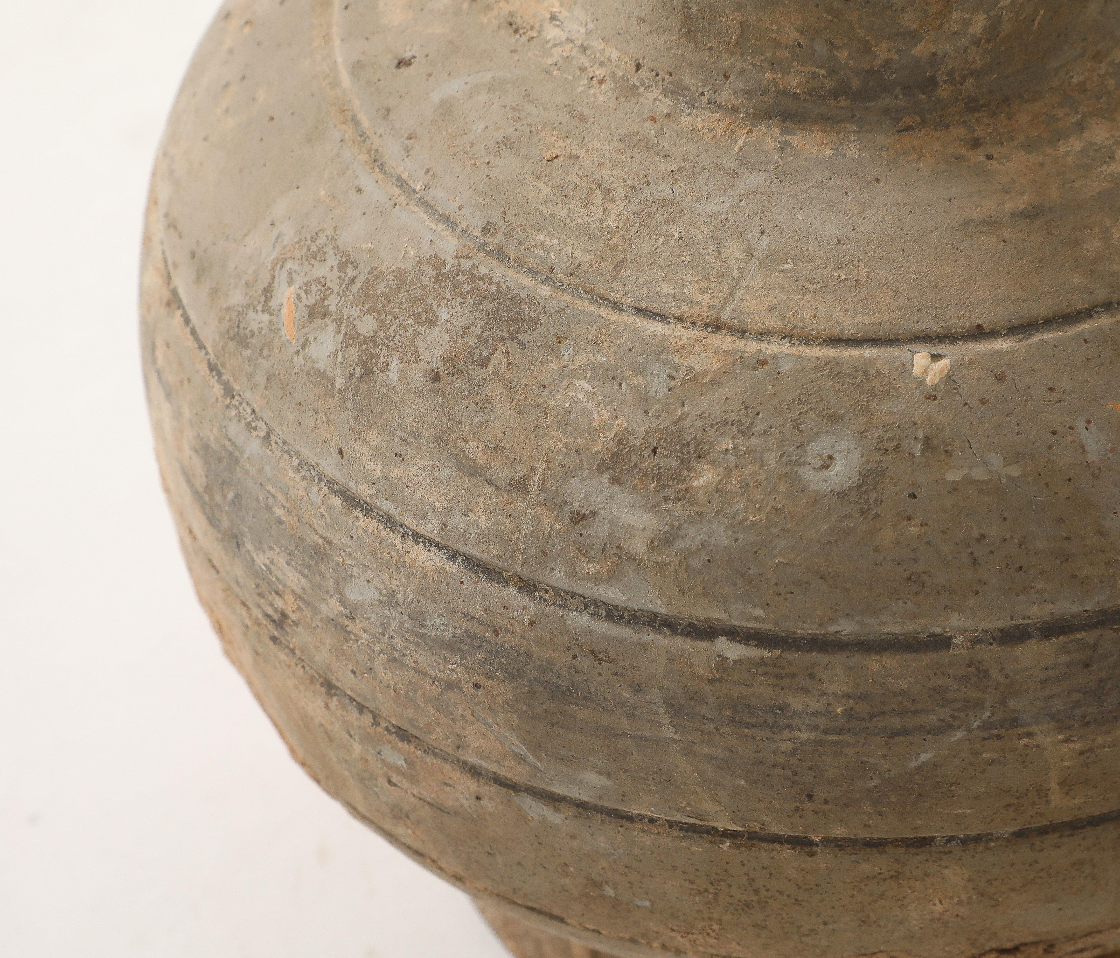 Vaso di terracotta della dinastia Han in vendita 4