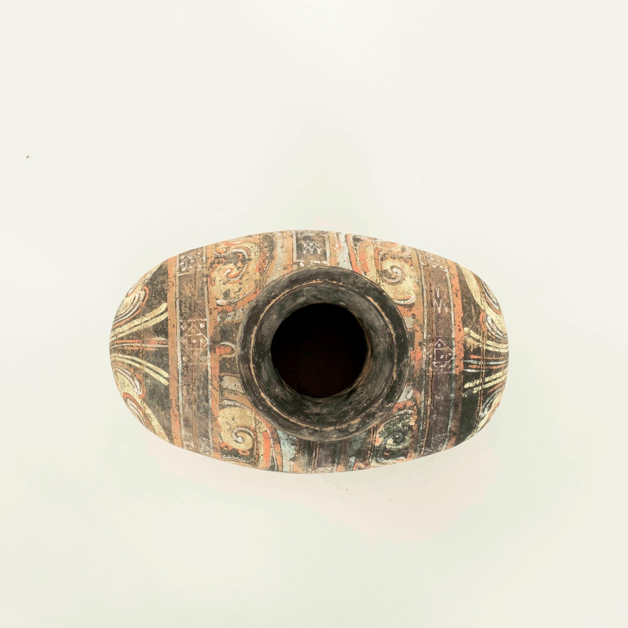 Han Dynasty Earthware Cocoon Jar Circa 206 BC-220 AD In Good Condition In Houston, TX