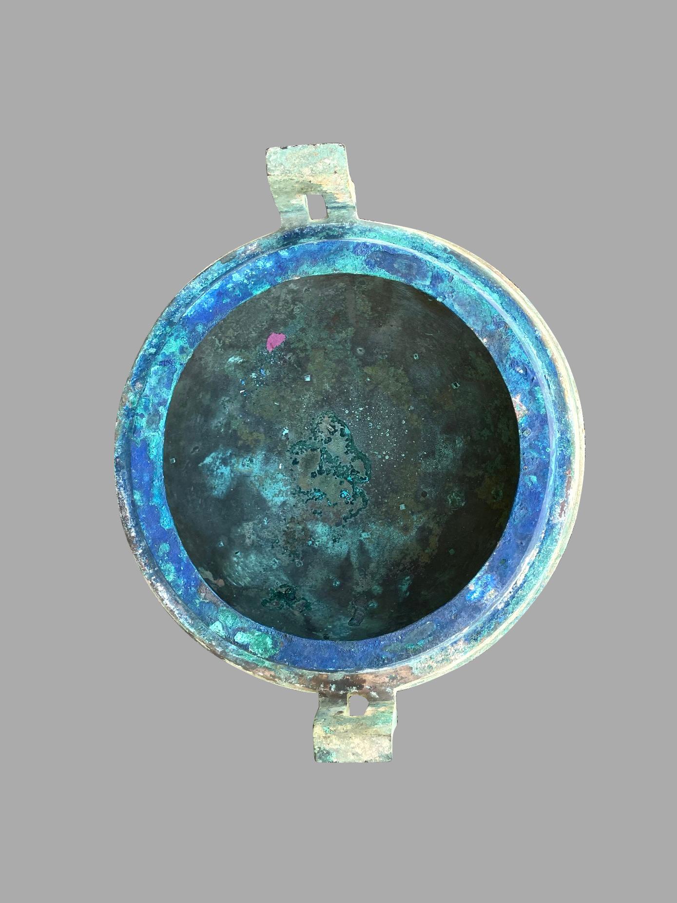 Chinese Han Dynasty Patinated  Bronze Covered Bowl Provenance: Axel Vervoordt 7