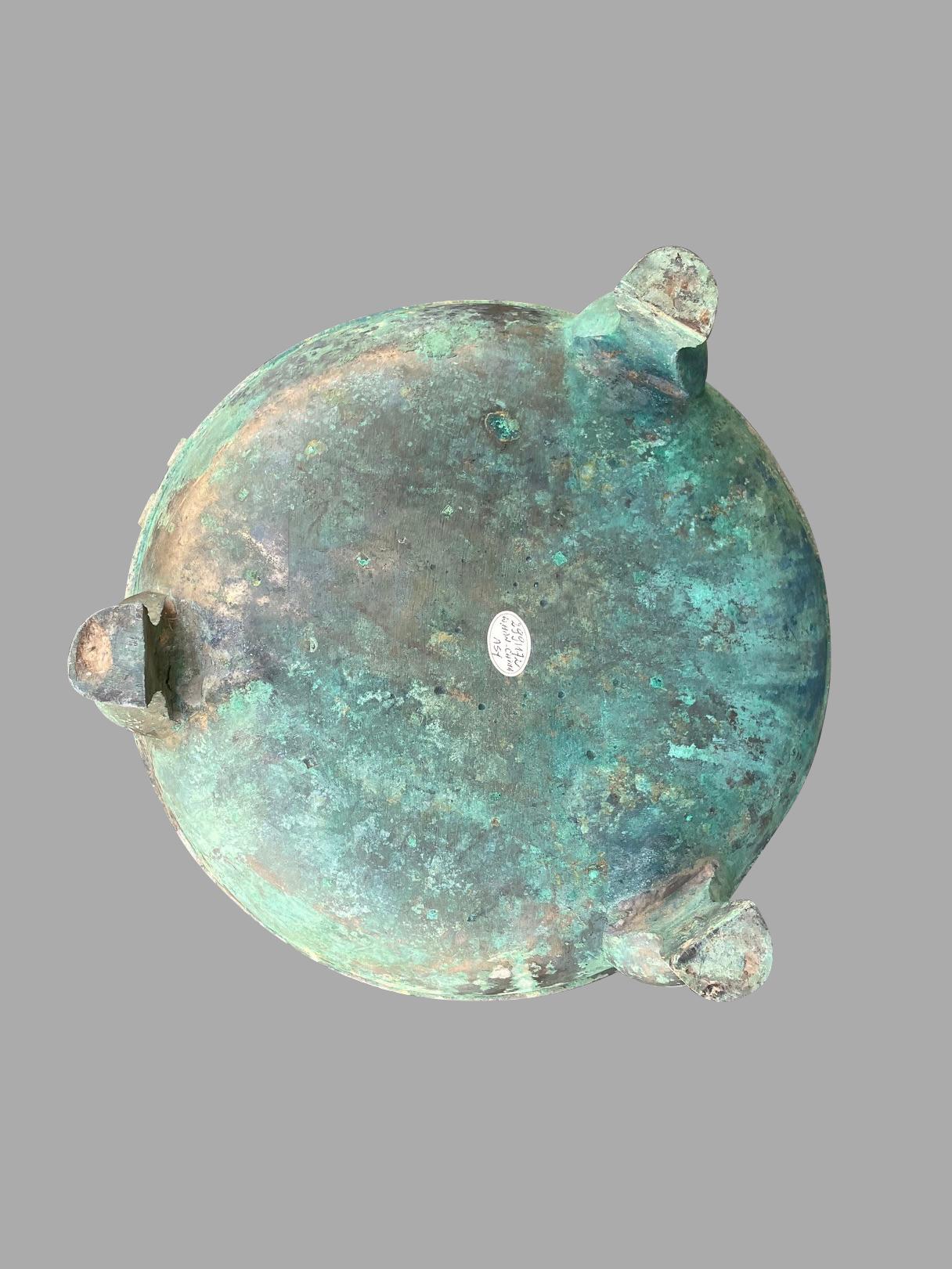 Chinese Han Dynasty Patinated  Bronze Covered Bowl Provenance: Axel Vervoordt 8