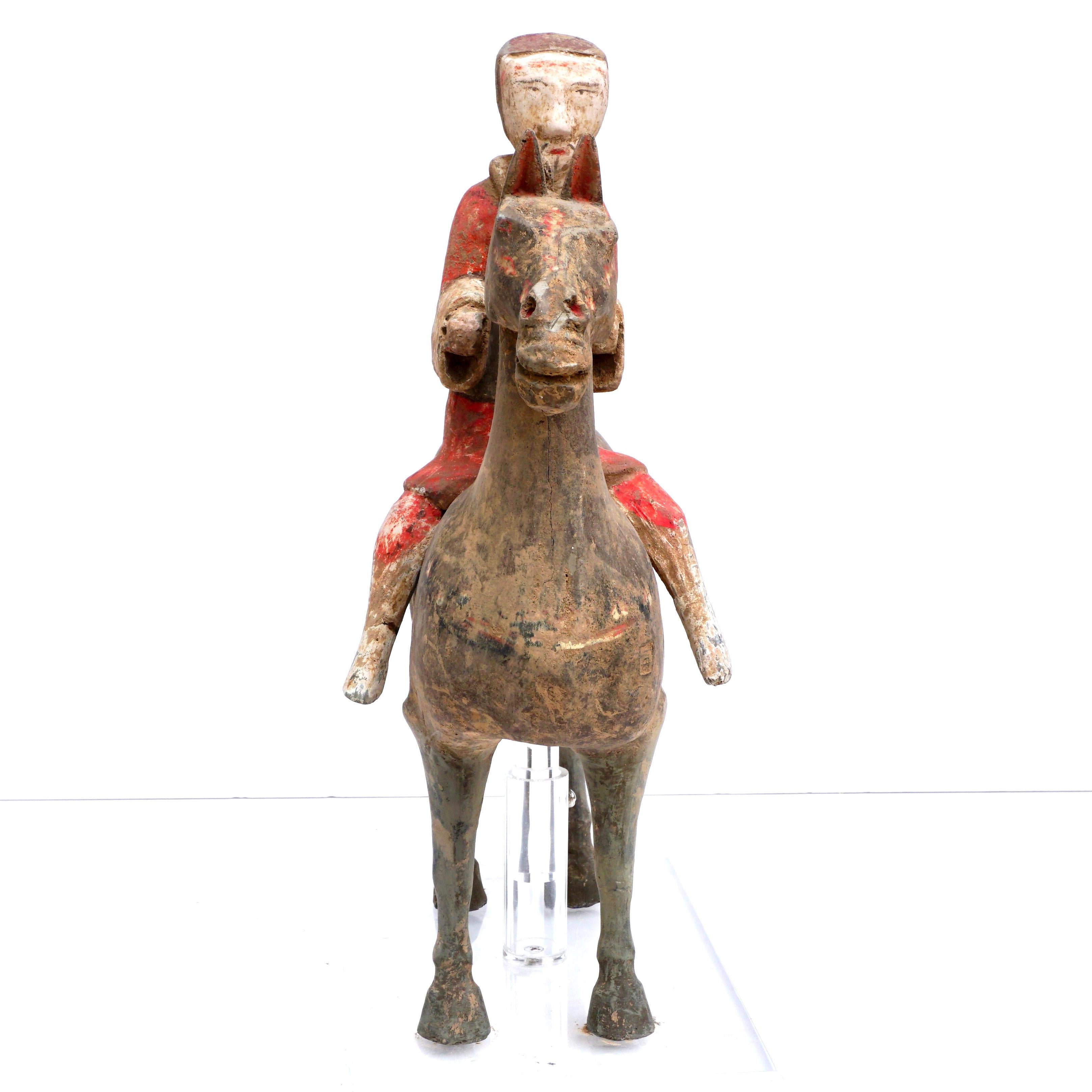 Cheval et cavalier polychromés de la Dynasty Han en vente 4
