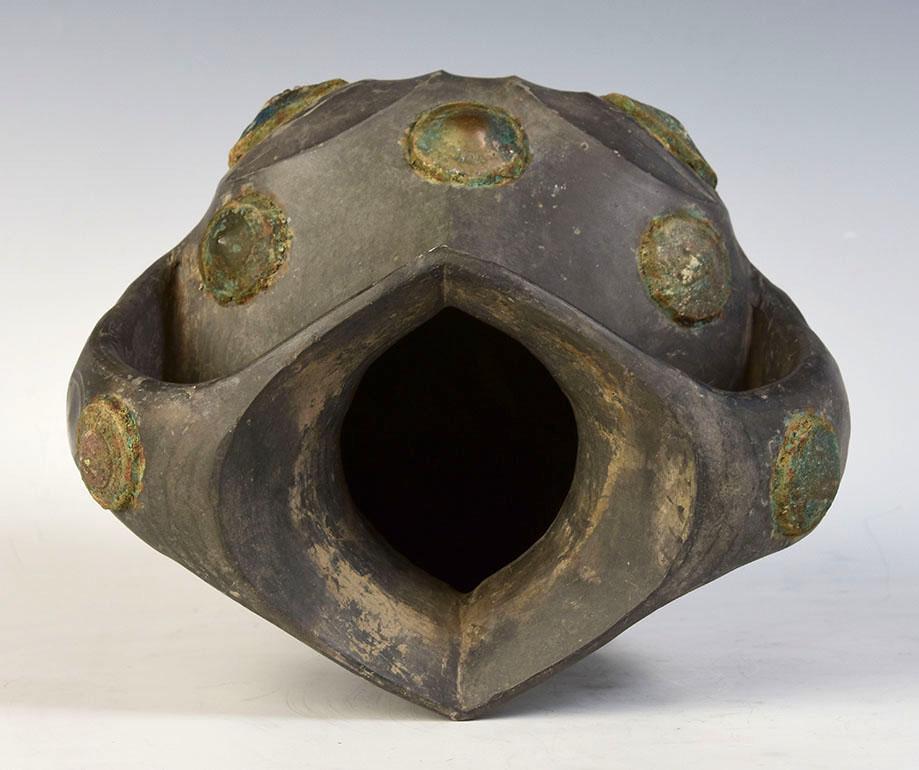 Dinastía Han, rara ánfora antigua de cerámica china decorada con ornamento de bronce en venta 5