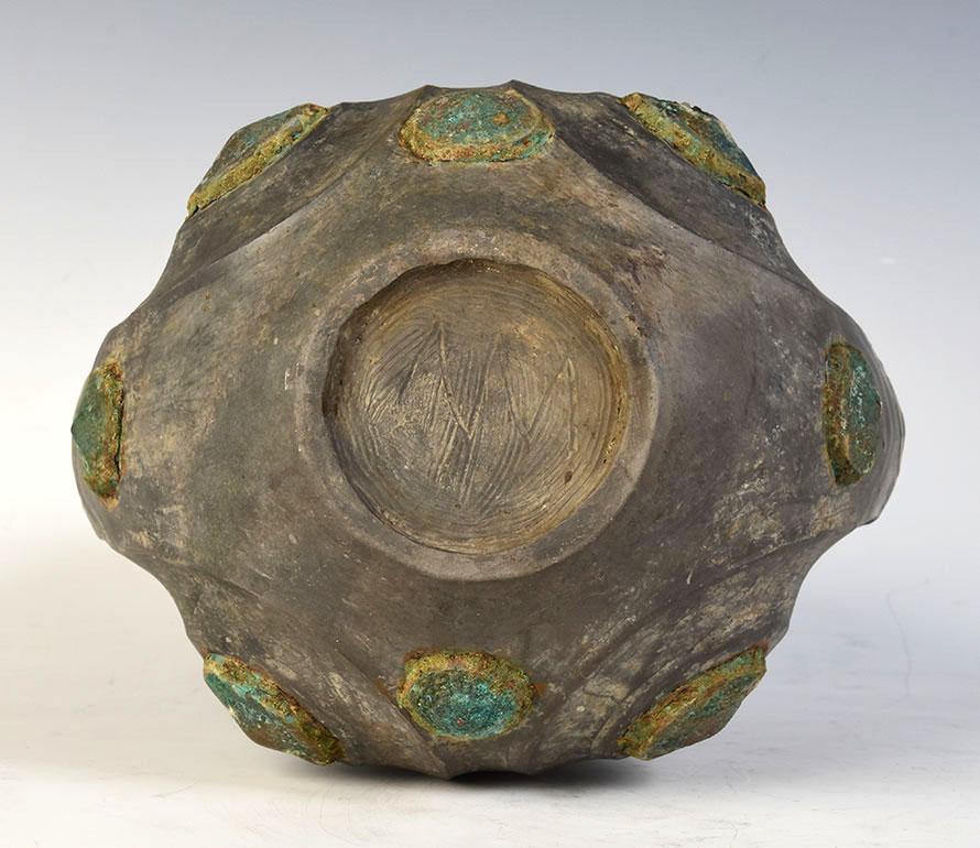 Dinastía Han, rara ánfora antigua de cerámica china decorada con ornamento de bronce en venta 6