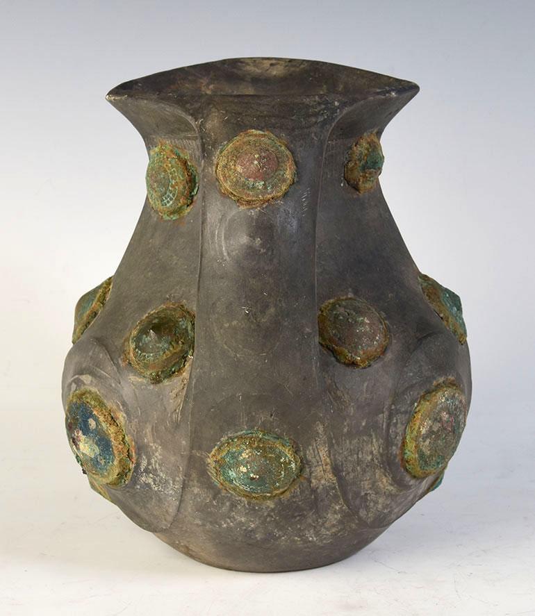 Dinastía Han, rara ánfora antigua de cerámica china decorada con ornamento de bronce en venta 3