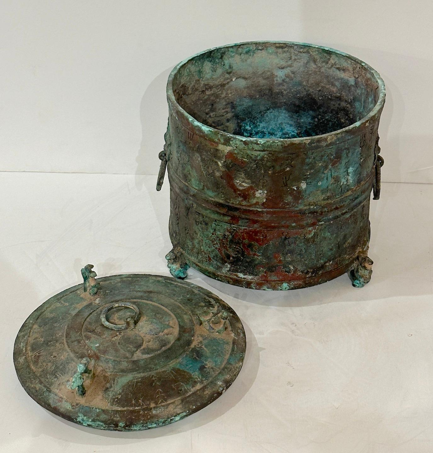 Calco Vaso coperto in bronzo in stile dinastia Han in vendita