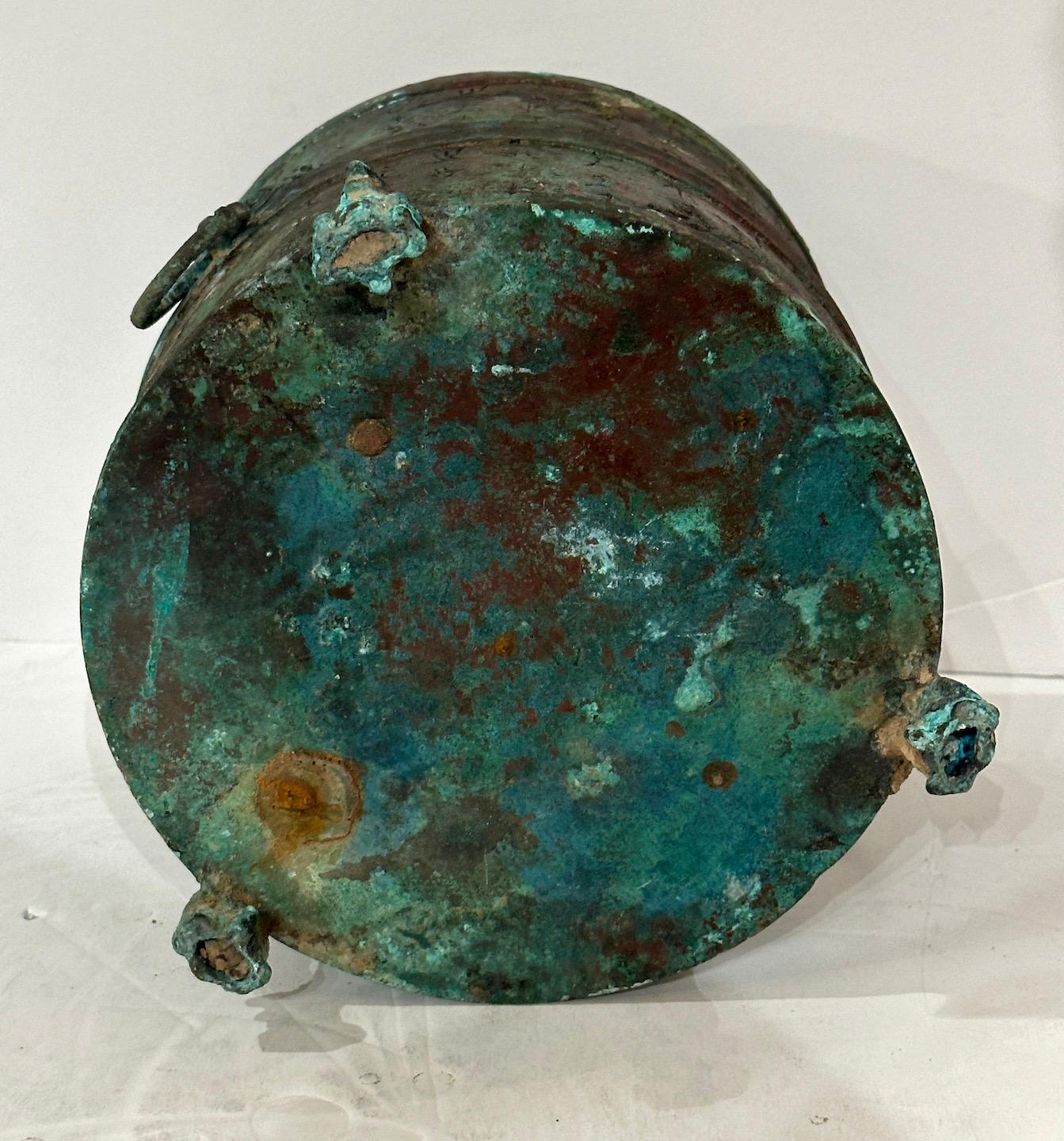 Vaso coperto in bronzo in stile dinastia Han In condizioni buone in vendita a Los Angeles, CA