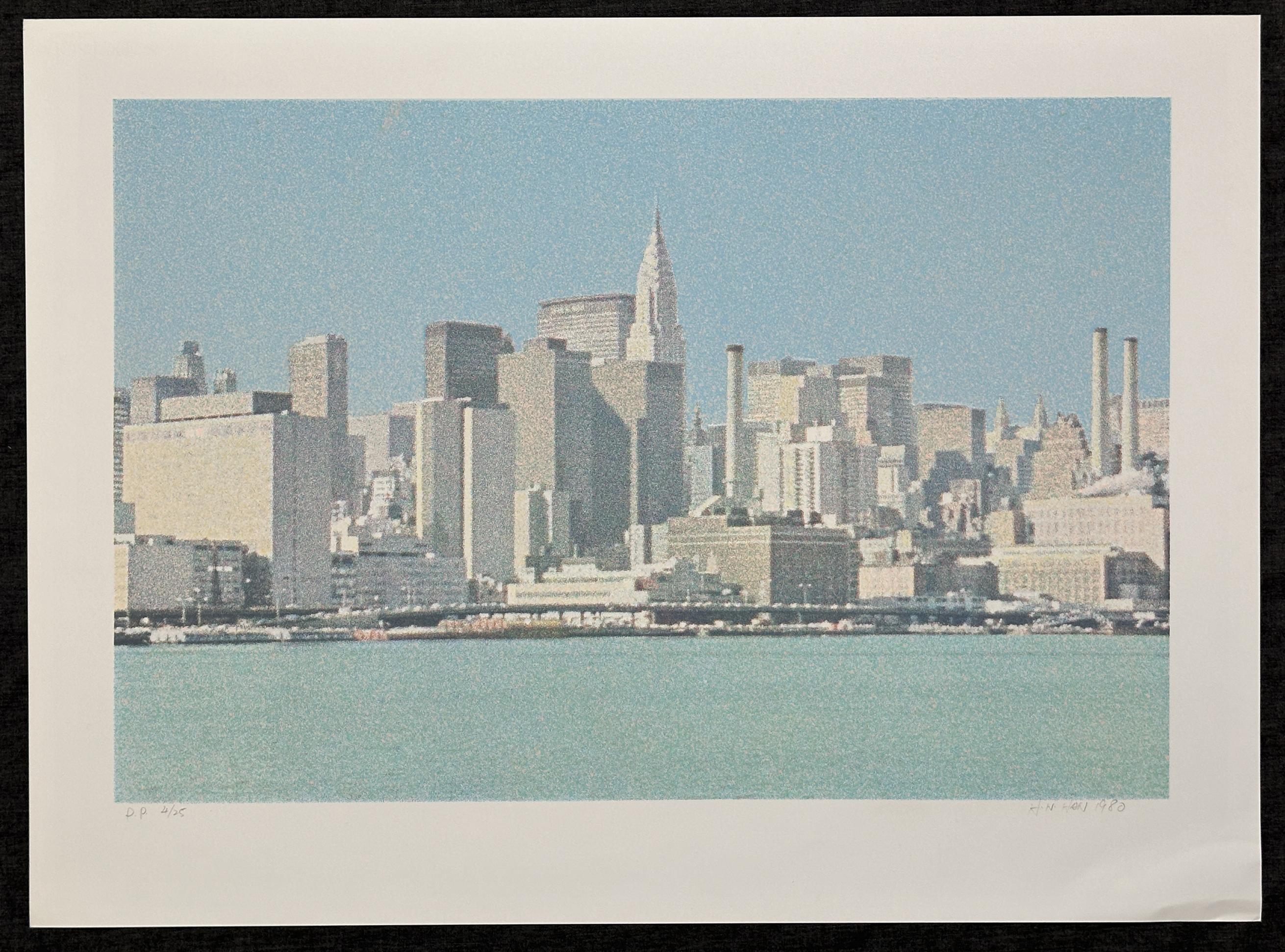New York Skyline 1980 Cityscape Litografia firmata in edizione limitata - Print Fotorealista di Han Hsaing-ning
