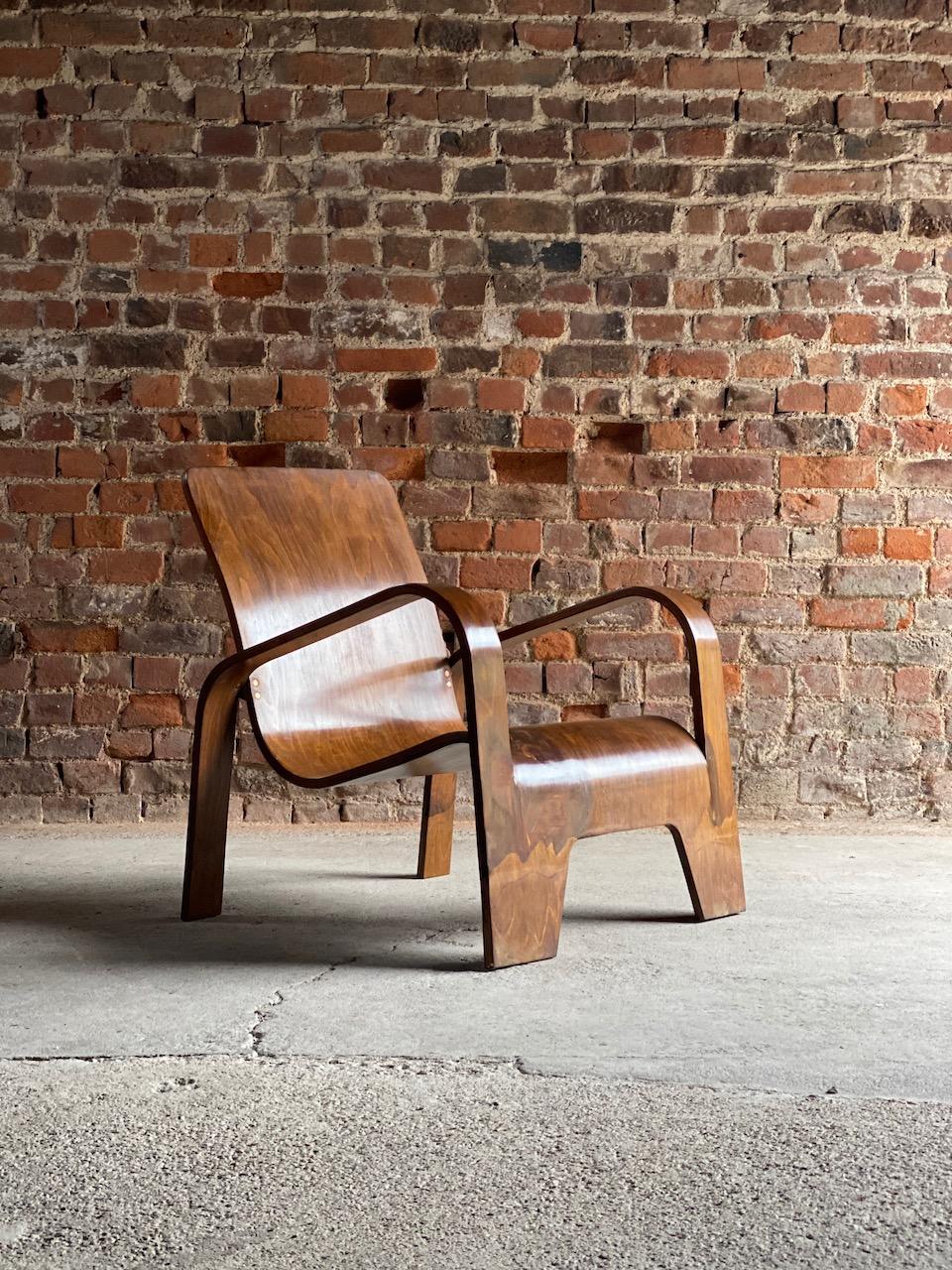 Han Pieck Lawo armchair, circa 1940
Han Pieck Lawo armchair circa 1940, the chair having recently undergone a full restoration.
The Lawo chair, so named because it was made of LA-minated WO-od, was brilliantly constructed from a single sheet of