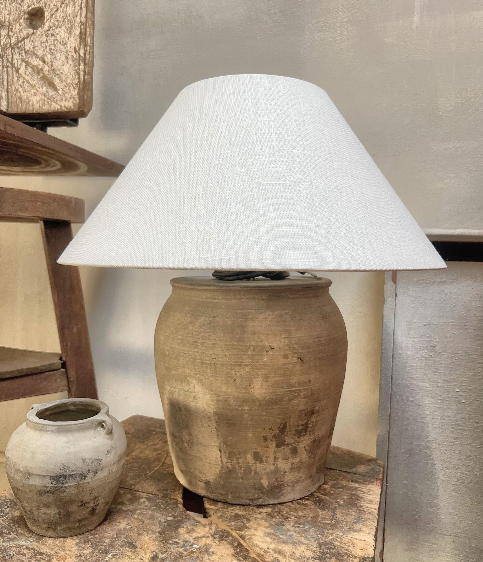 Han Style Grau Vase Tischlampe (Handgefertigt)
