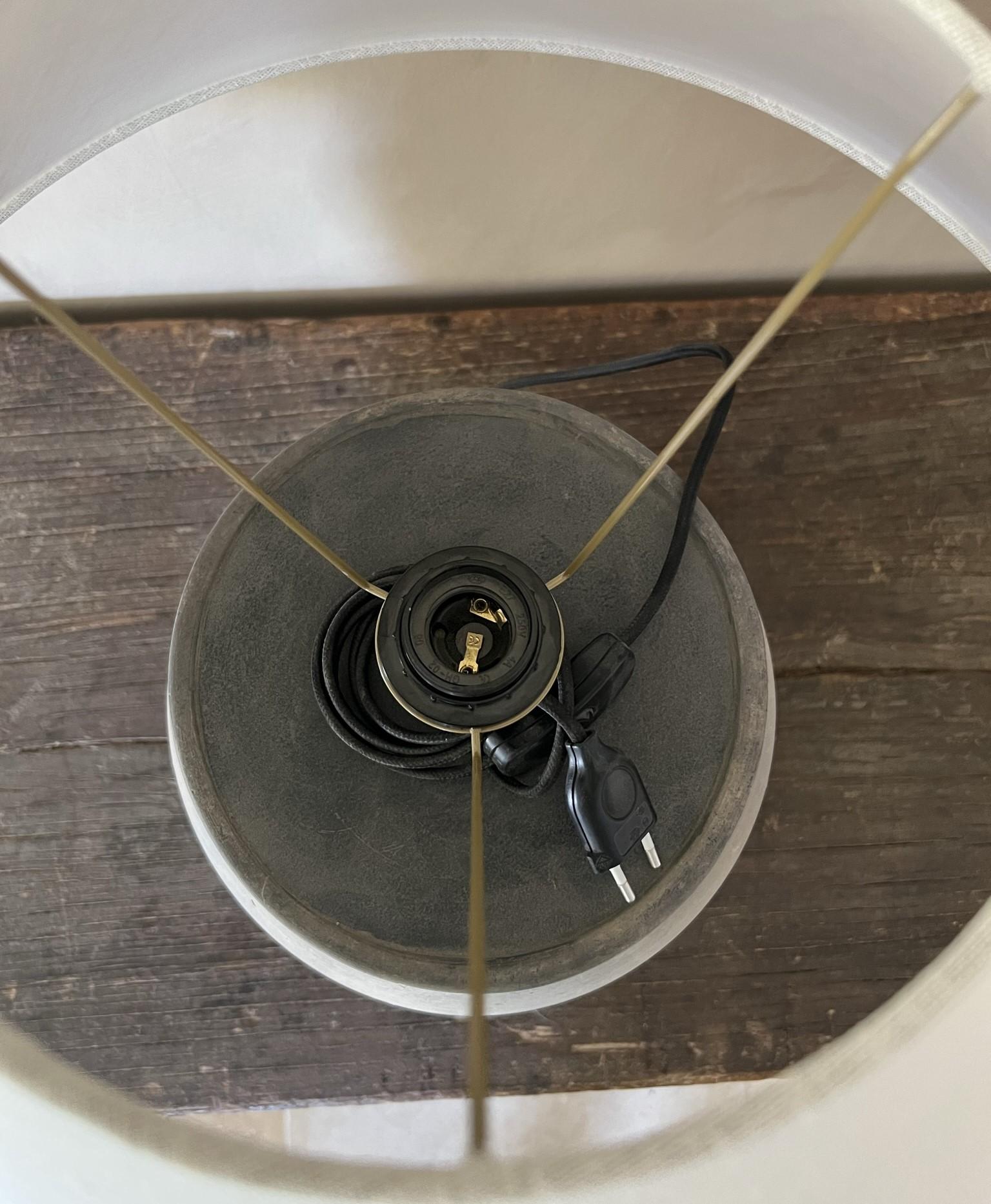 Han Style Grau Vase Tischlampe 1