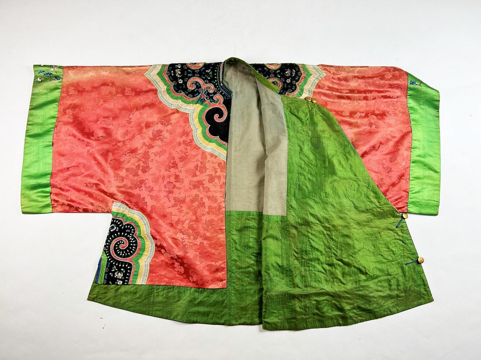 Han woman's ceremonial tunic in Orange Damask - Qing China late 19th century 11