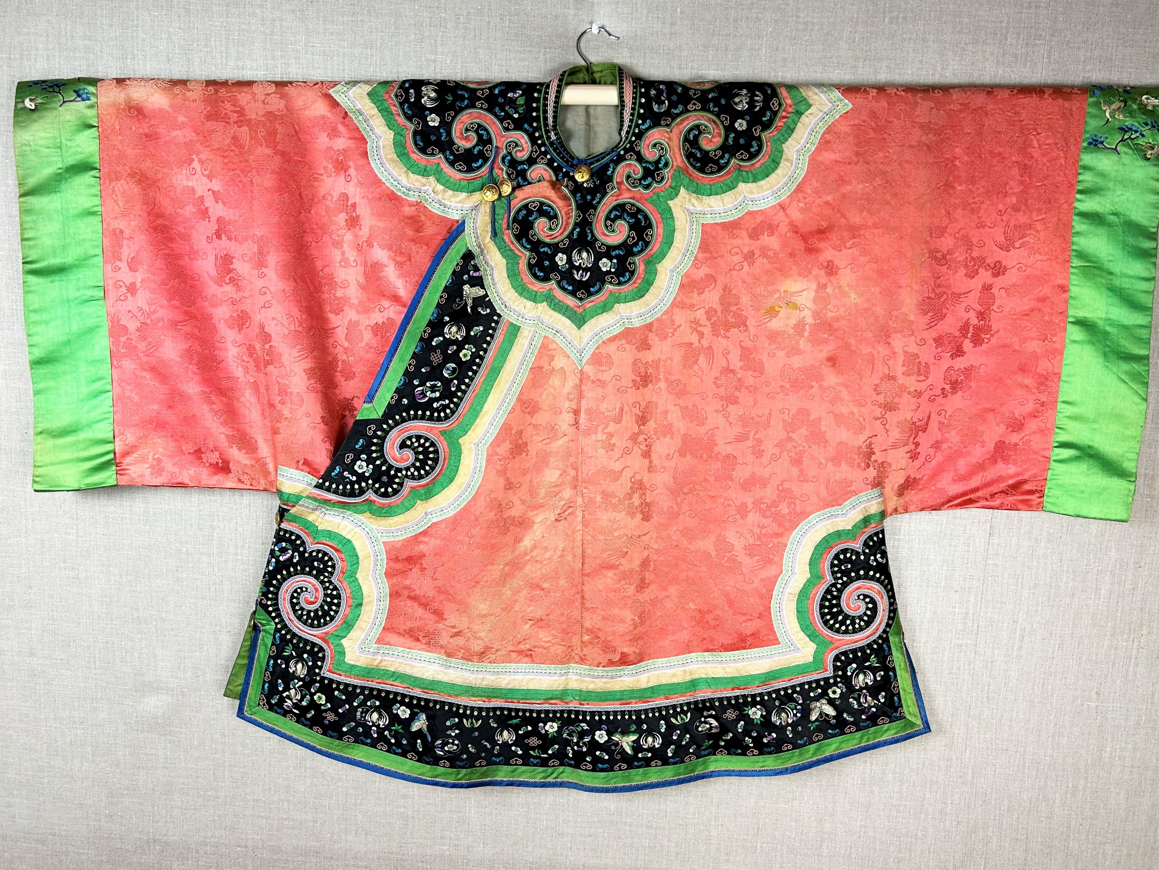 Women's or Men's Han woman's ceremonial tunic in Orange Damask - Qing China late 19th century