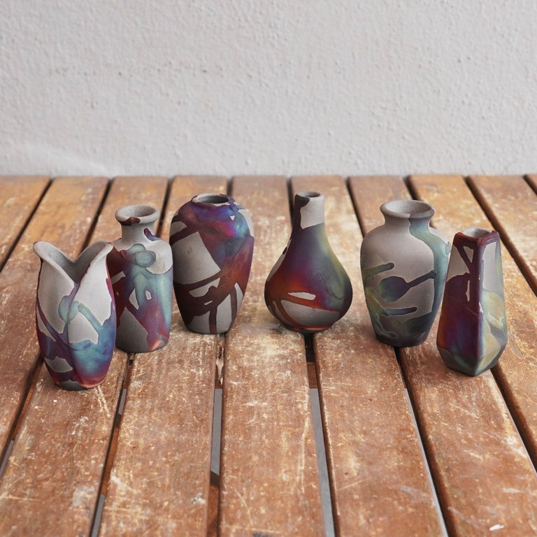 Hana ~ 花 Flower

Our Hana mini vase set contains 1 piece of each shape in the finish of your choice. Each piece is individually finished using the raku firing technique.

You get :

1x Hana F (Dimensions: 3.5 x 1.6 inches)
1x Hana L (Dimensions: 3.5