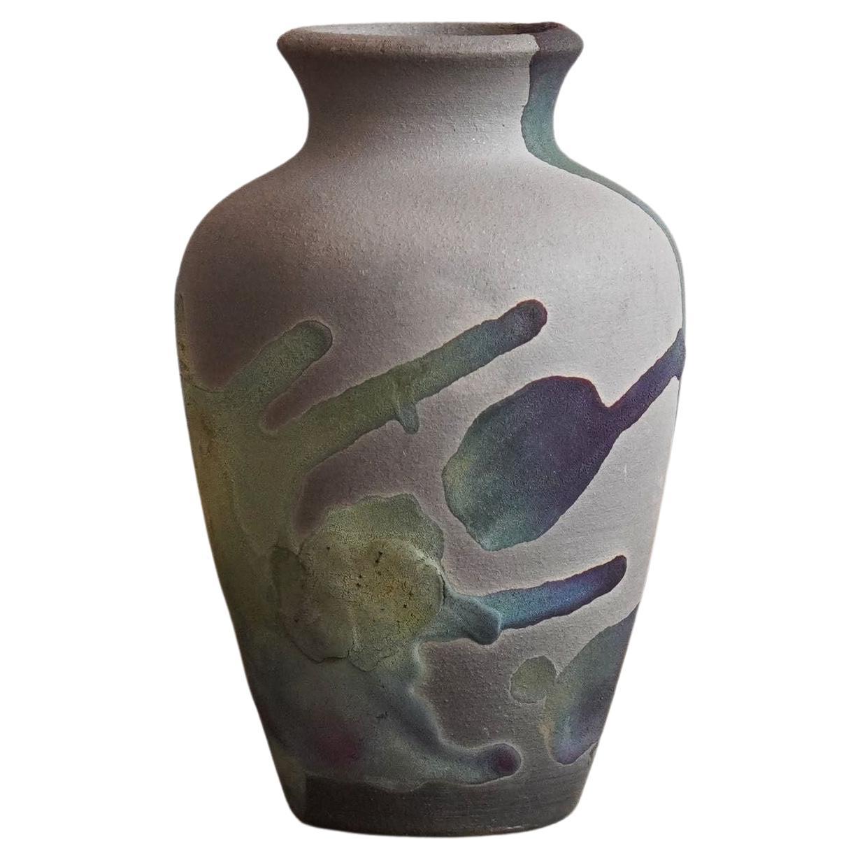Mini vase Hana O en céramique Raku et cuivre au carbone, cadeau de décoration intérieure fait à la main en vente
