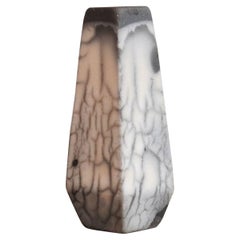 Mini vase en céramique Raku fumée Hana R, cadeau de décoration intérieure fait à la main
