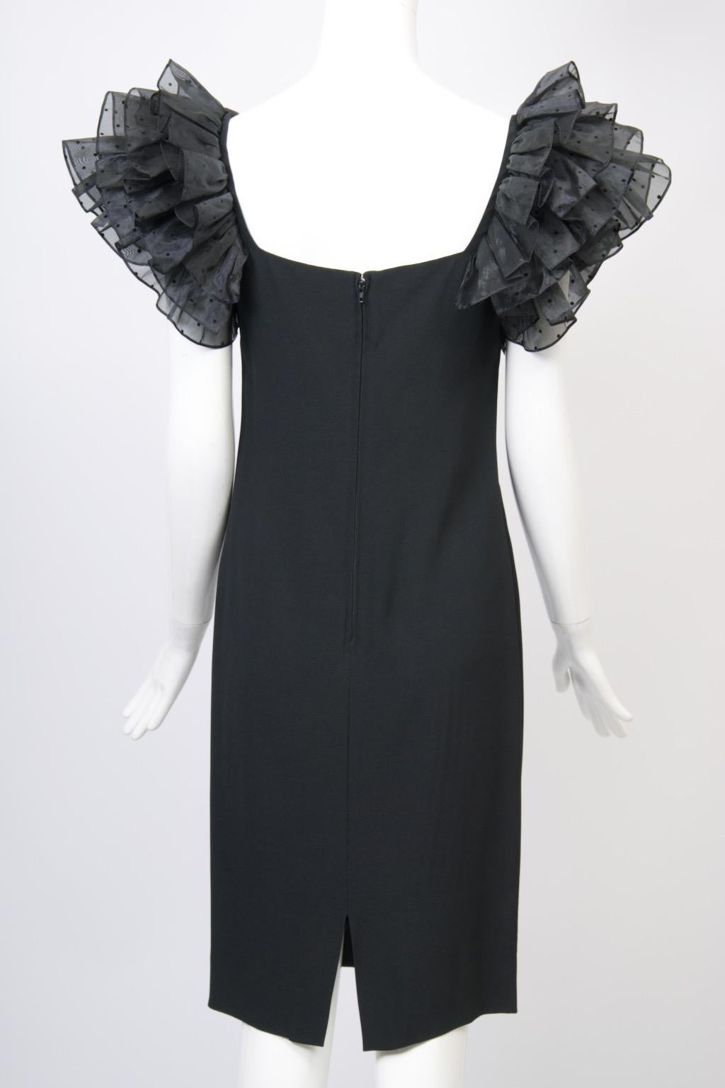 Hanae Mori Vestido negro de crepé con mangas de volantes Negro en venta