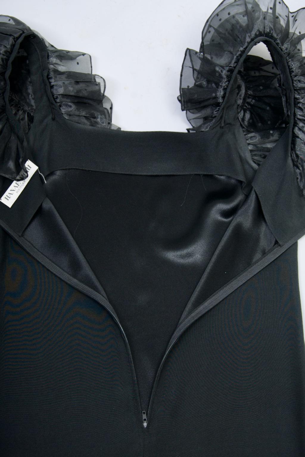 Hanae Mori Vestido negro de crepé con mangas de volantes en venta 3