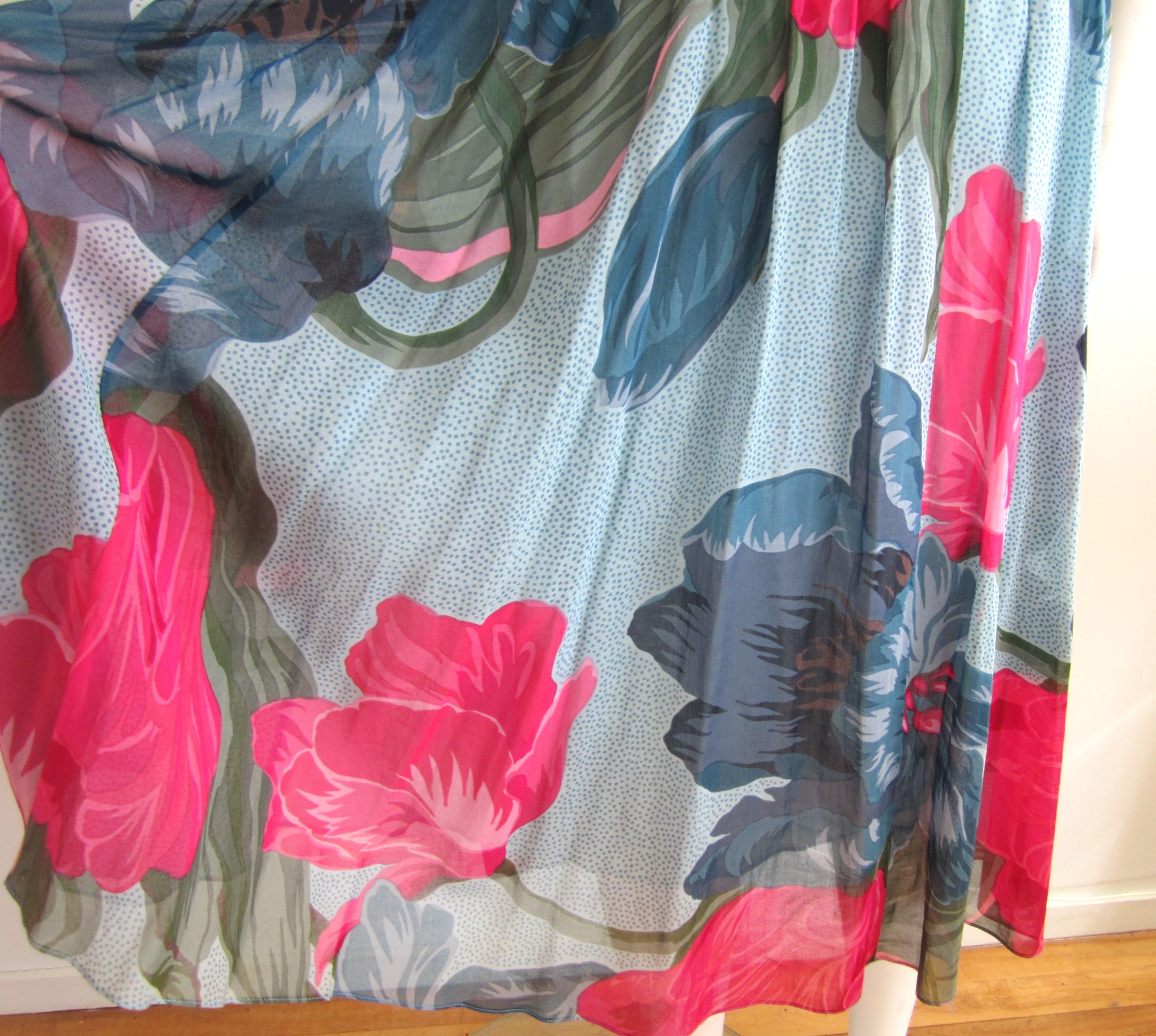  Hanae Mori REDS & Blue Floral Printed  Dress 1980s Vintage  In Good Condition For Sale In Wallkill, NY