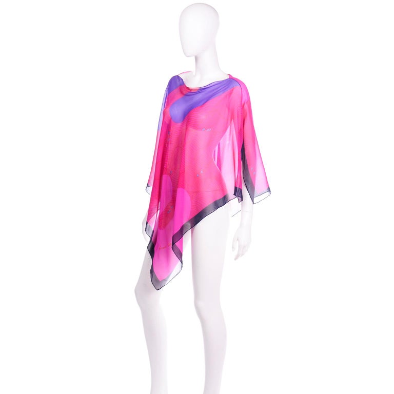 Hanae Mori Vintage Pink & Purple Silk Signed Print Poncho Style Top In Excellent Condition For Sale In Portland, OR