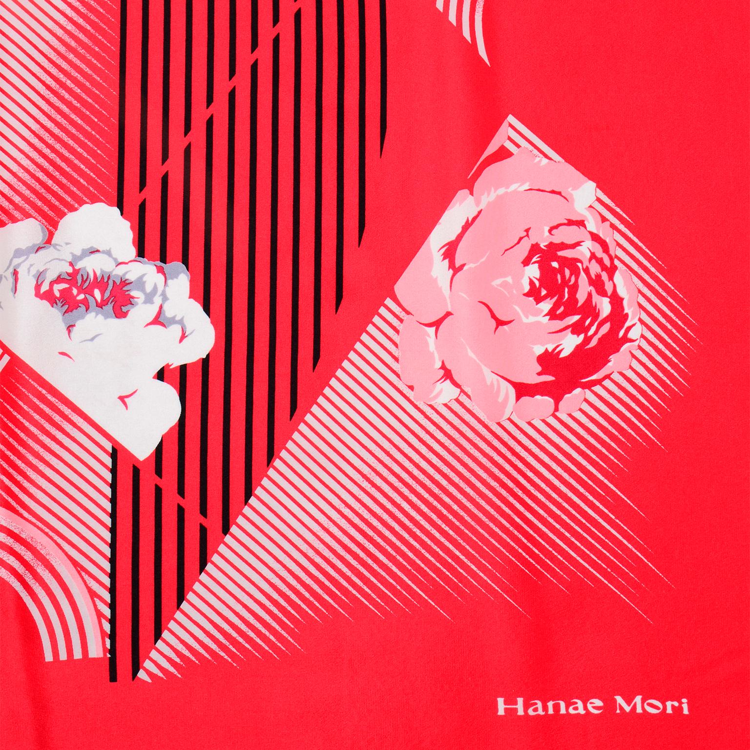 Hanae Mori - Écharpe en soie rouge vintage à imprimé abstrait en vente 1