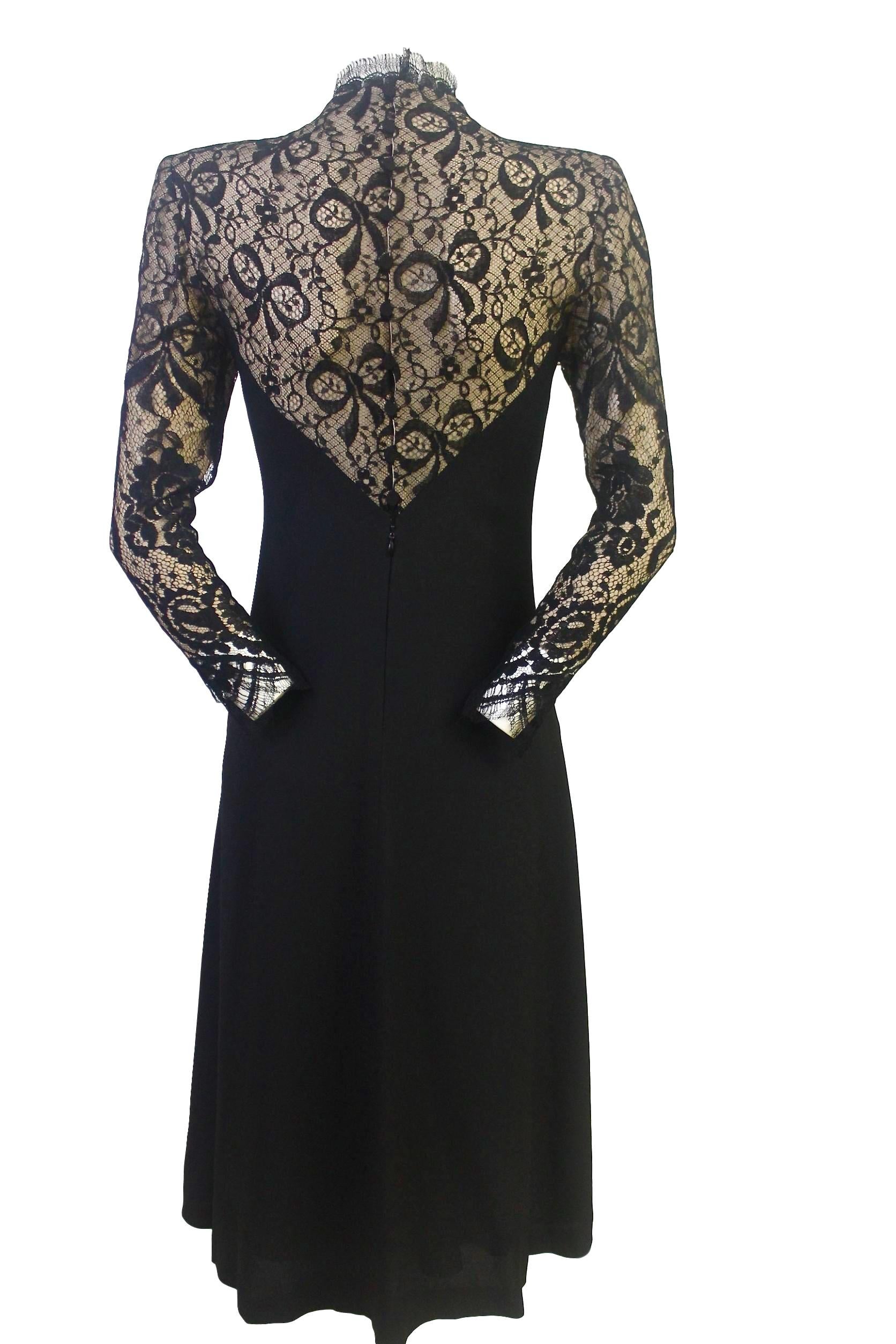 Hanae Mori Wool Crepe and Lace Fitted Dress In Excellent Condition In Bath, GB