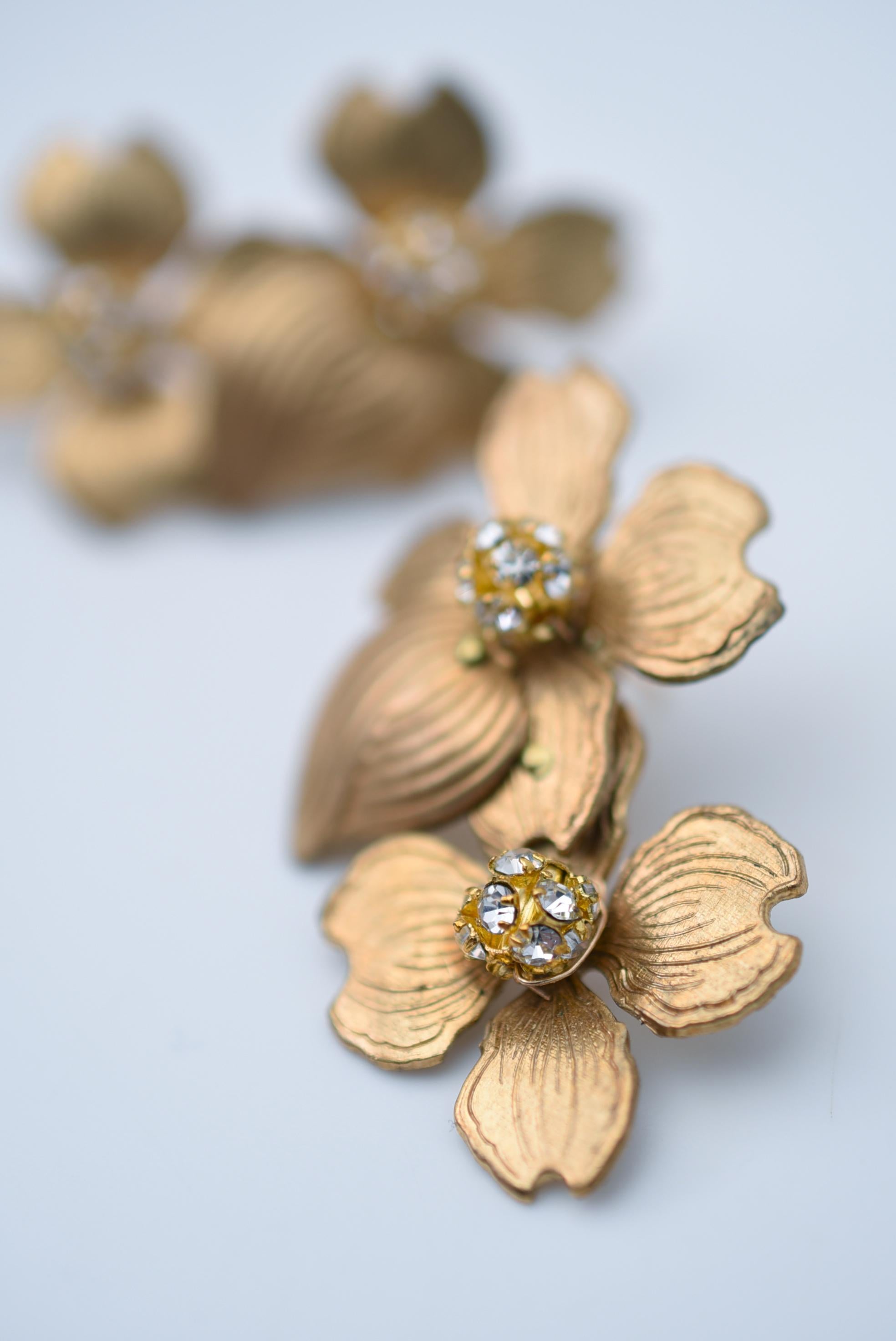 Artisan hanamizuki bouquet earring / vintage jewelry , vintage beads, vintage earring For Sale