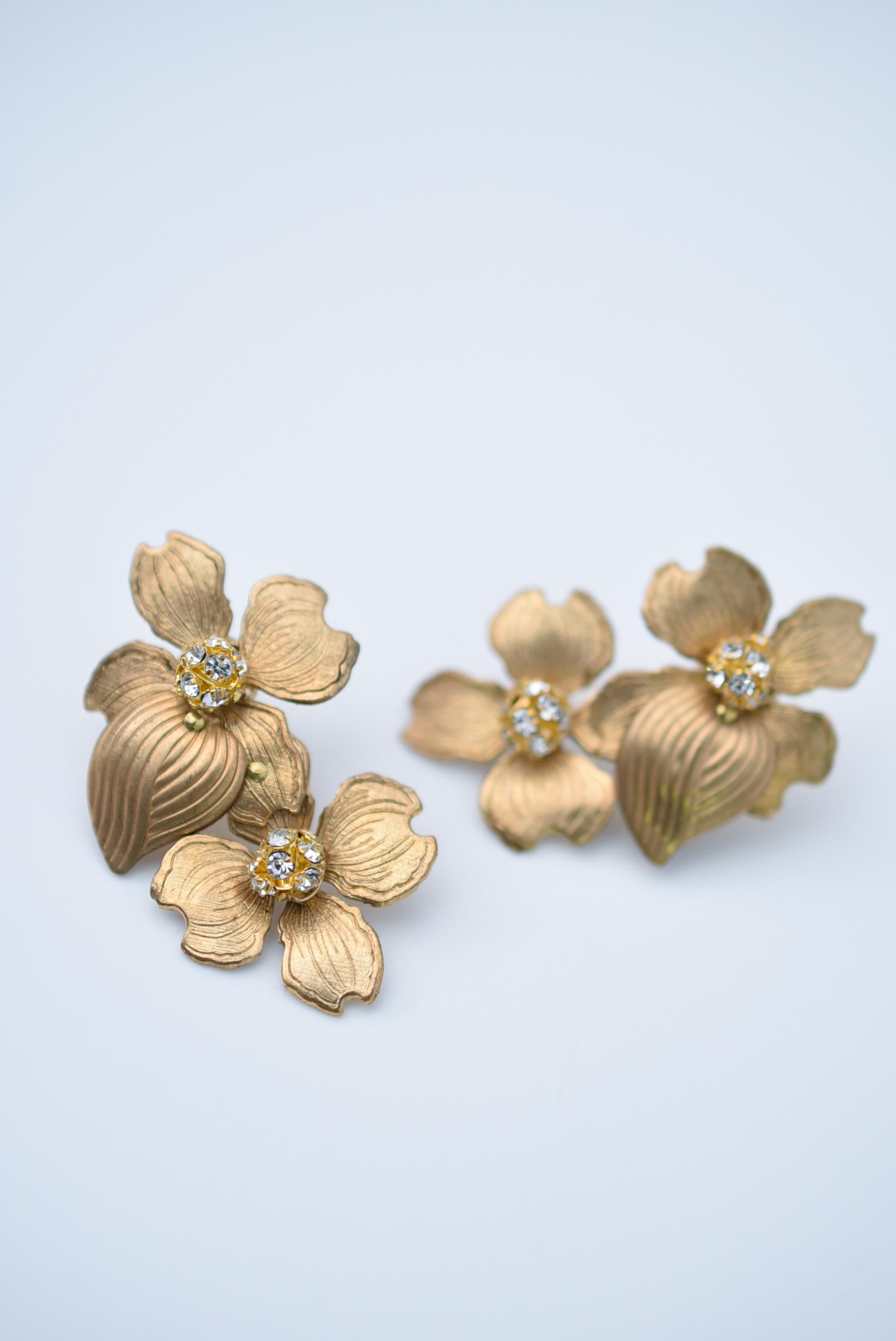 Women's hanamizuki bouquet earring / vintage jewelry , vintage beads, vintage earring For Sale