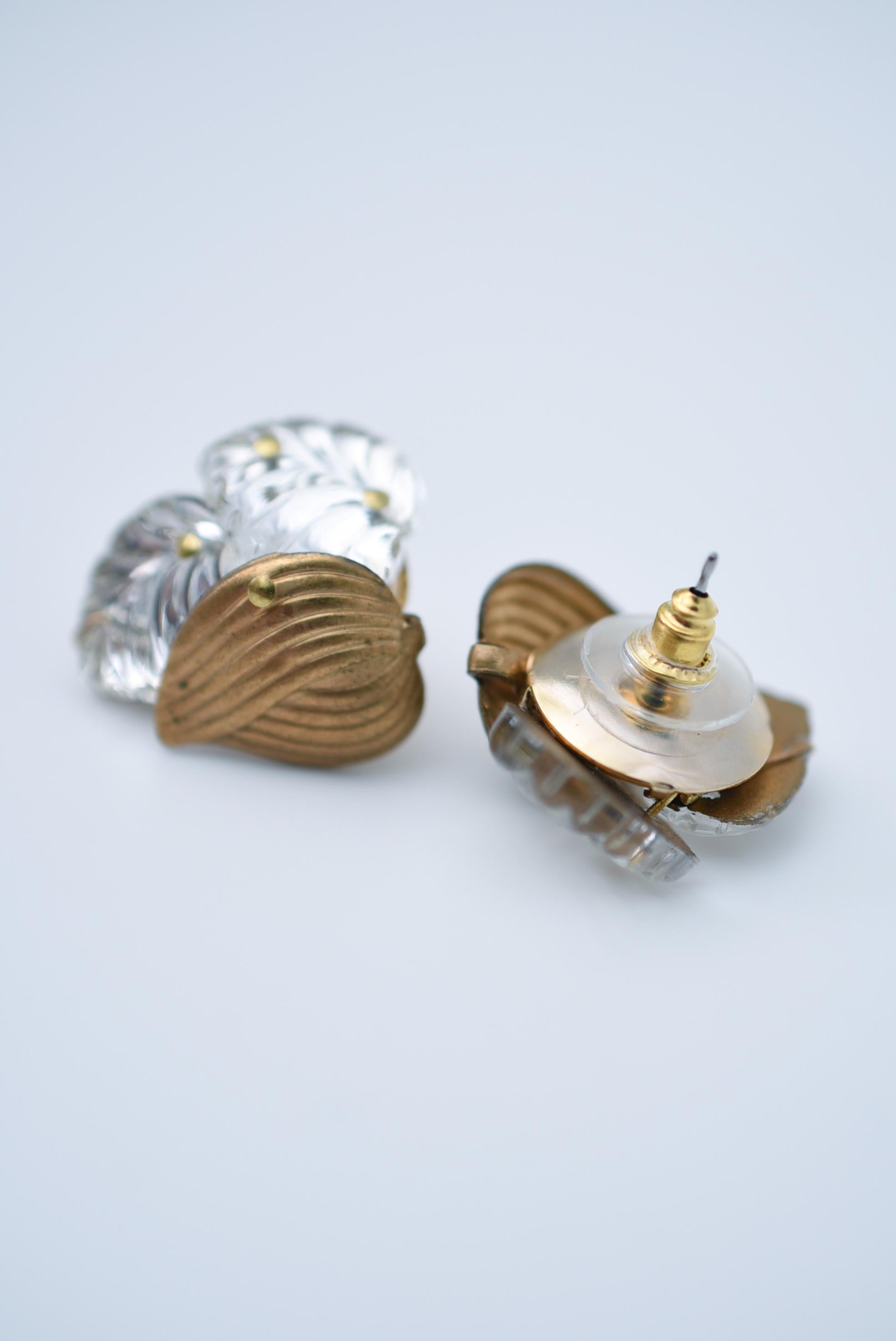 Women's hanamizuki leaf earring / vintage jewelry , vintage beads, vintage earring For Sale