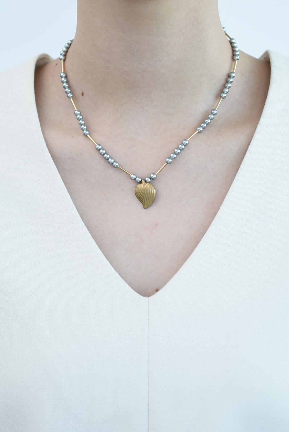 hanamizuki leaf necklace / vintage jewelry , vintage pearl, vintage necklace For Sale 1