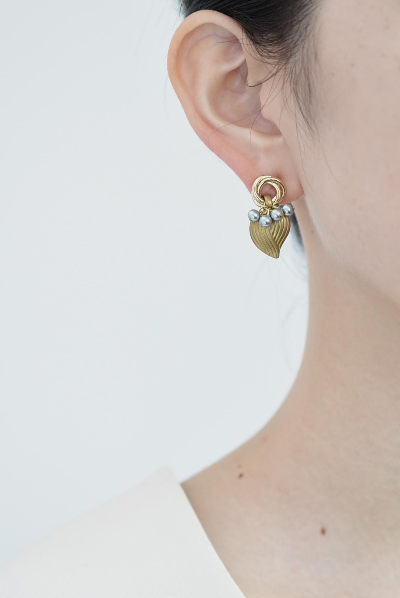 hanamizuki round earring / vintage jewelry , vintage pearl, vintage earring For Sale 1