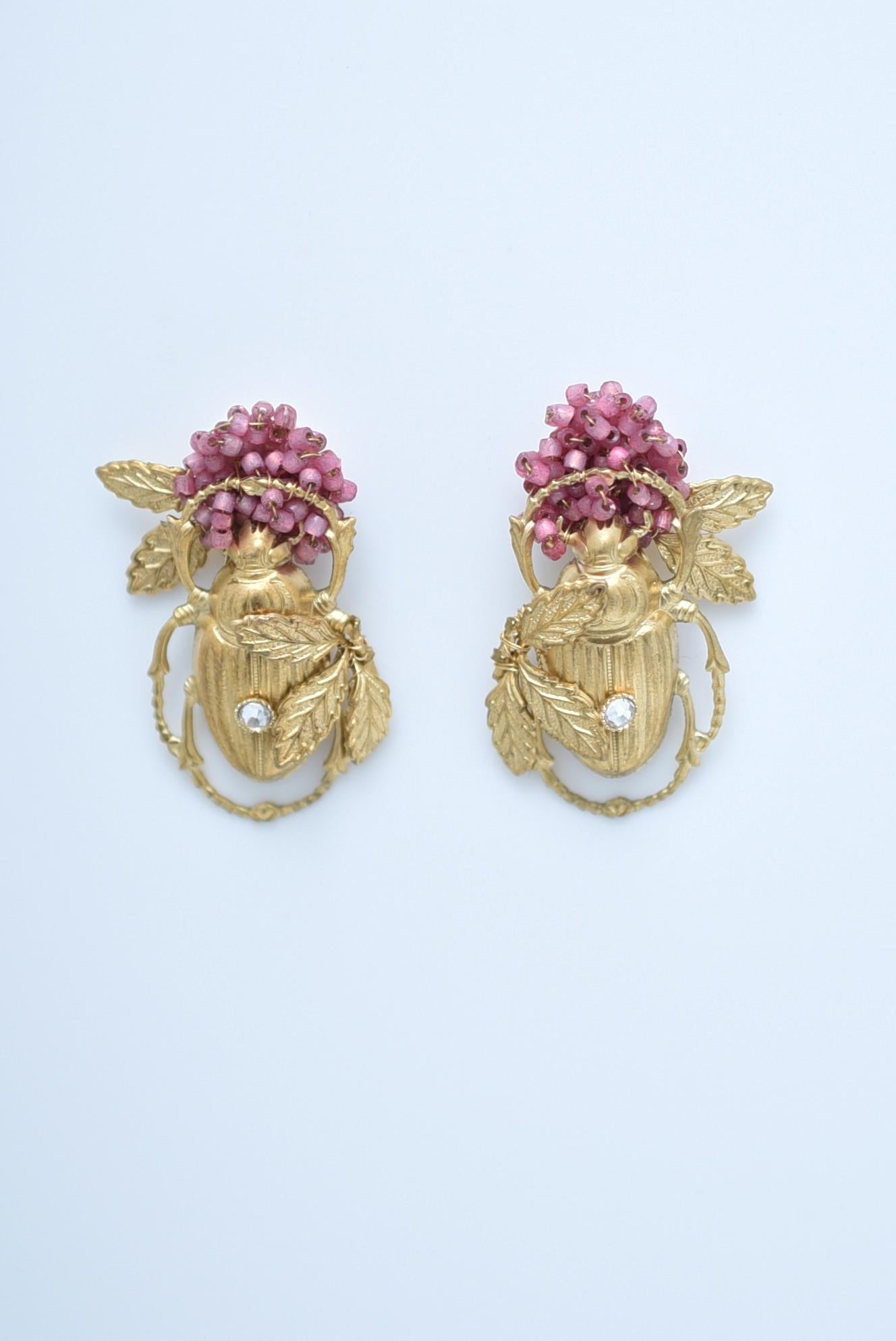 hanamuguri on raspberry earring / vintage jewelry , 1970's vintage parts For Sale 2