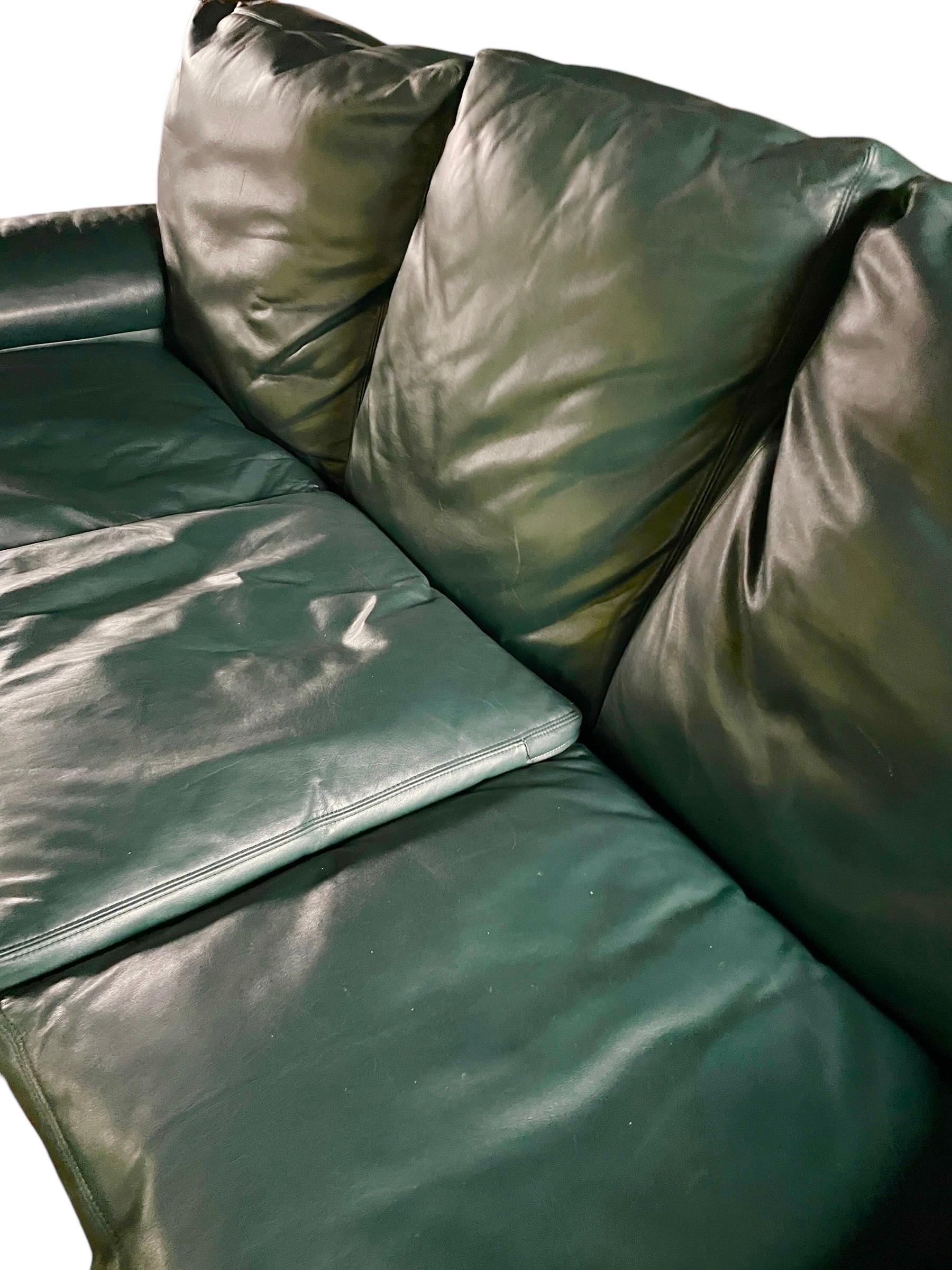 Hancock & Moore Leather Sofa Green Leather Couch Vintage In Good Condition In Rochester, NY