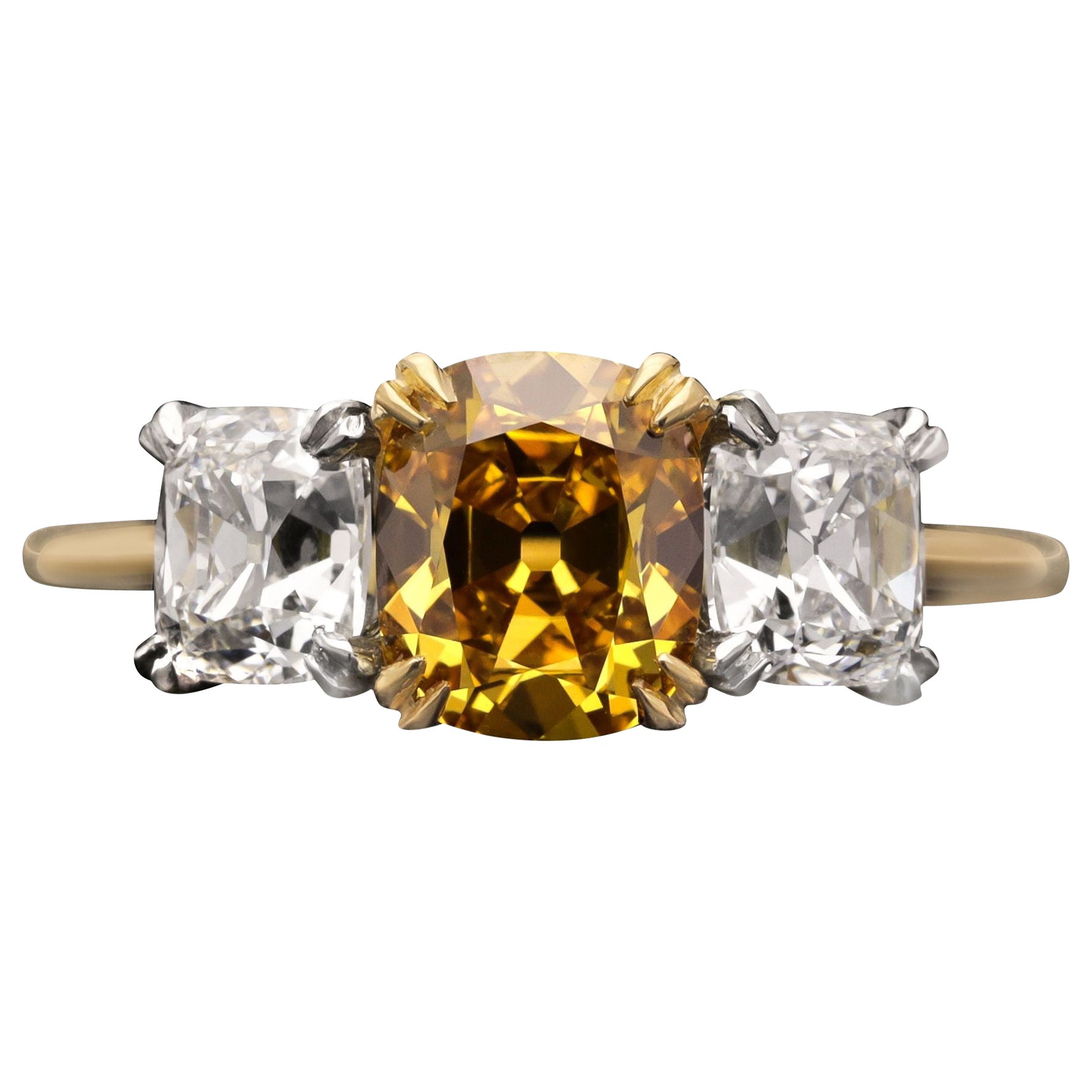 Anello con diamante Hancocks 1,42ct Fancy Deep Orangey-Yellow e spalle di diamante