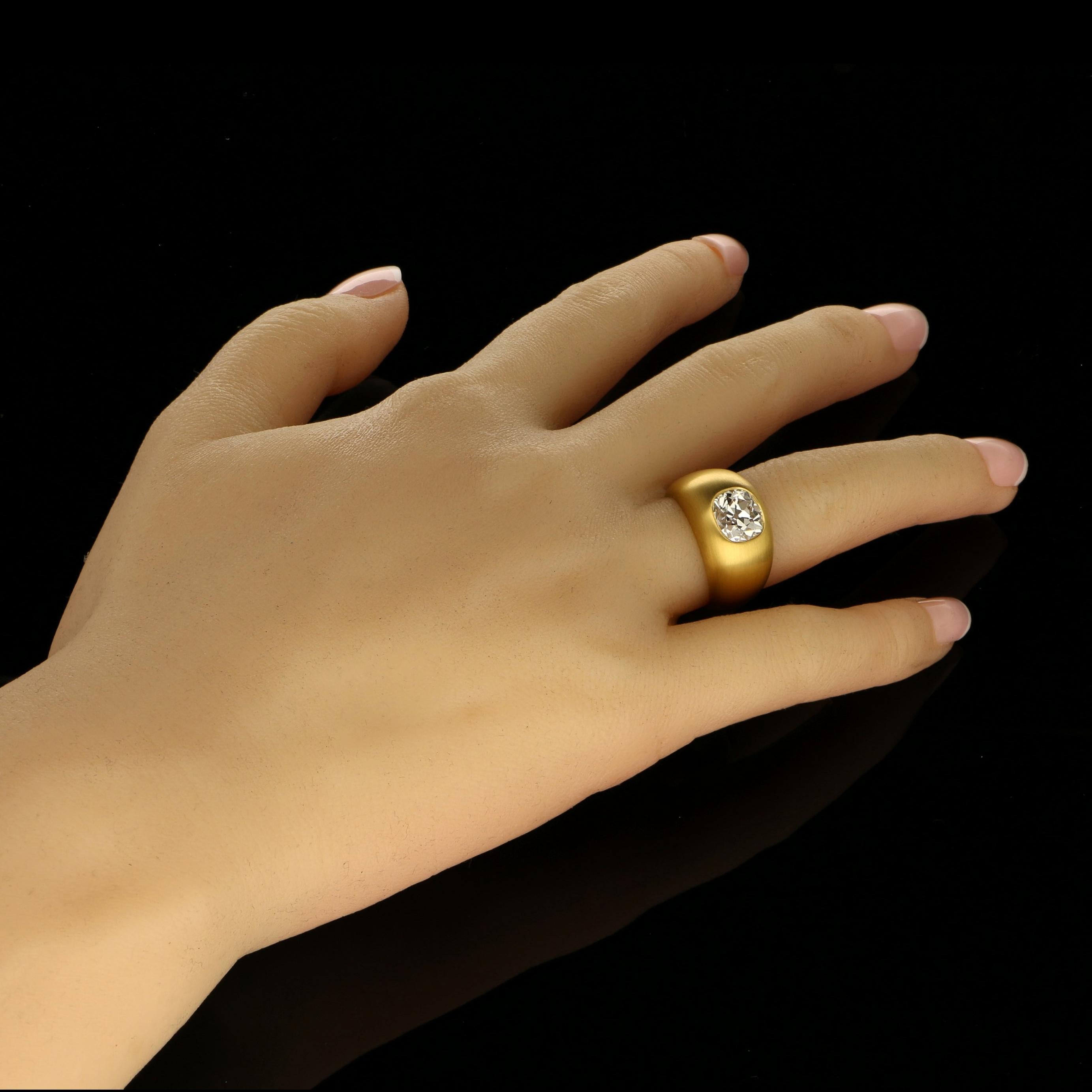 Women's or Men's Hancocks 22 Carat Satin-Finish Gold Gypsy-Set with 2.64 Carat Diamond Ring