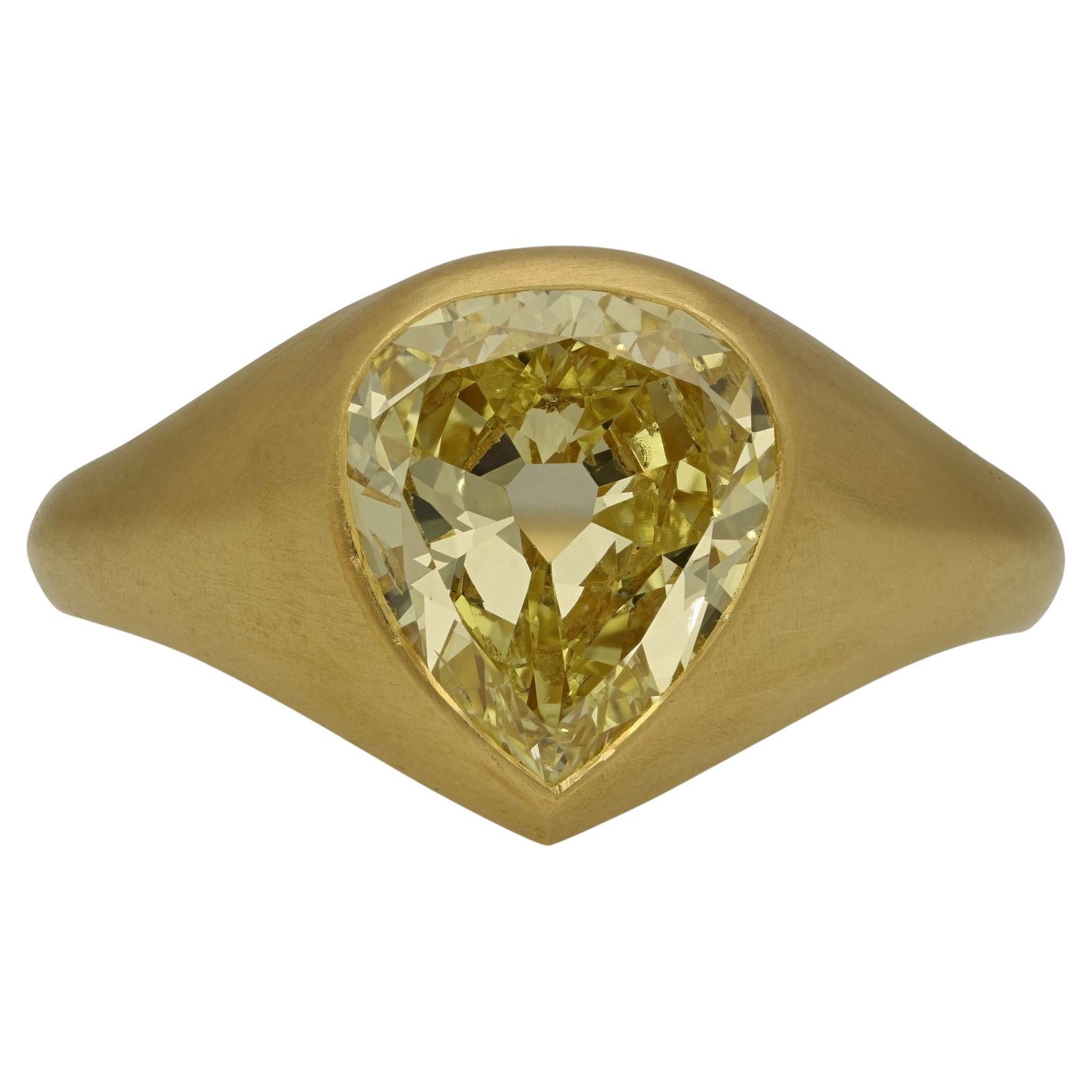 Hancocks 2.38ct Fancy Intense Yellow Pear Diamond Set Ring in 22ct Gold For Sale