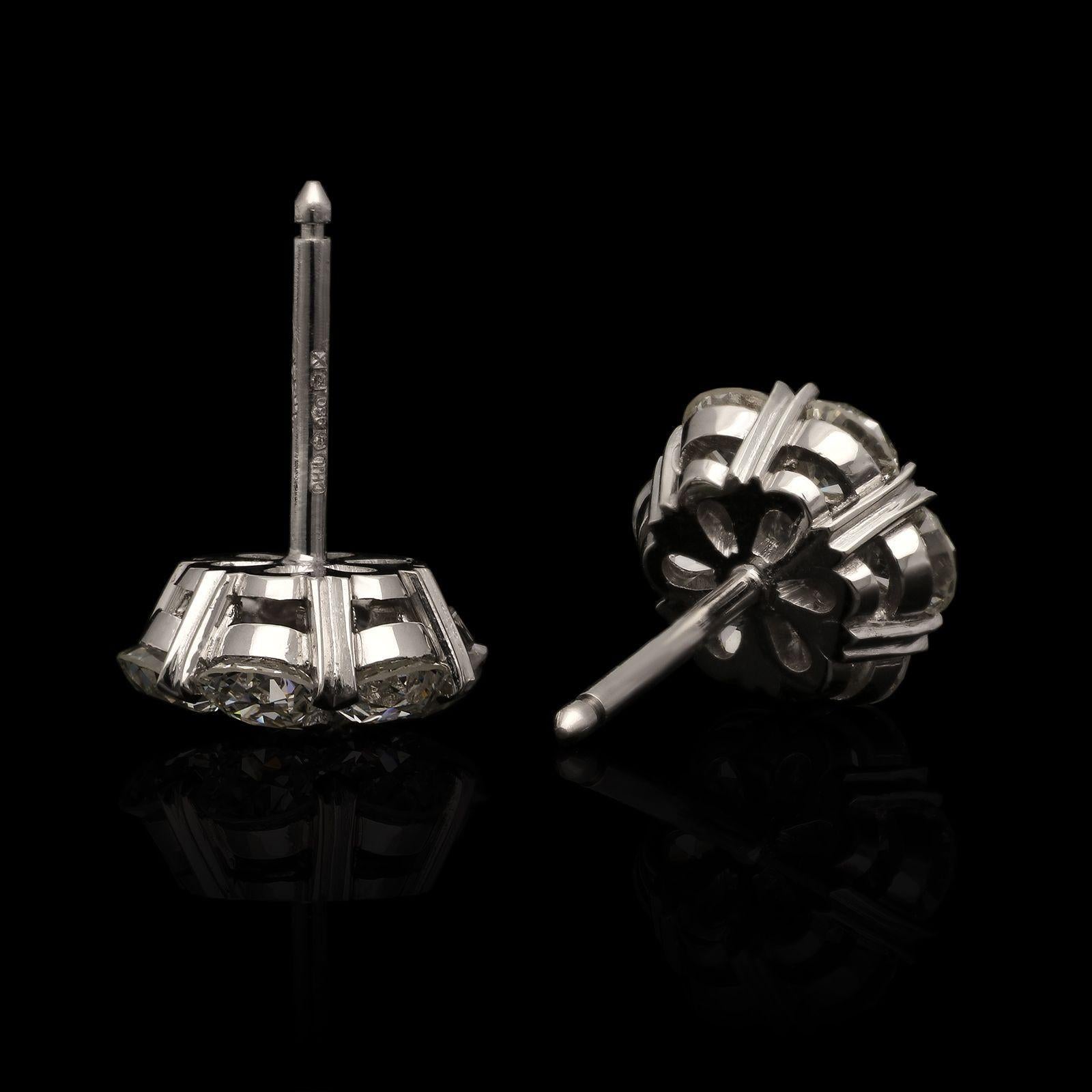 Hancocks 2,80 Karat Diamant-Cluster-Ohrringe mit alteuropäischem Brillantschliff Zeitgenössisch im Zustand „Neu“ im Angebot in London, GB