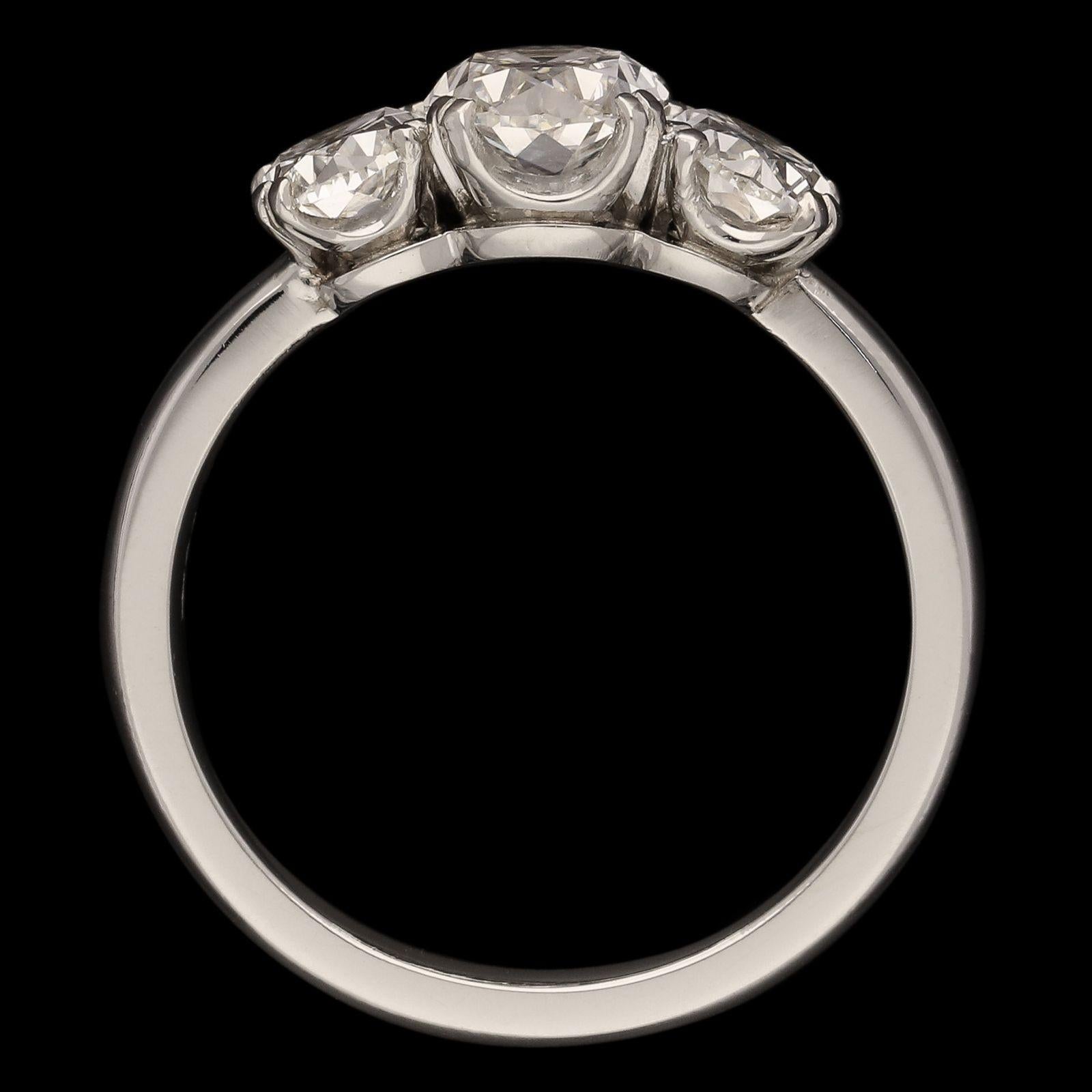 Hancocks 2ct Three Stone Oval Brilliant Cut Diamond Ring in Platinum In New Condition For Sale In London, GB