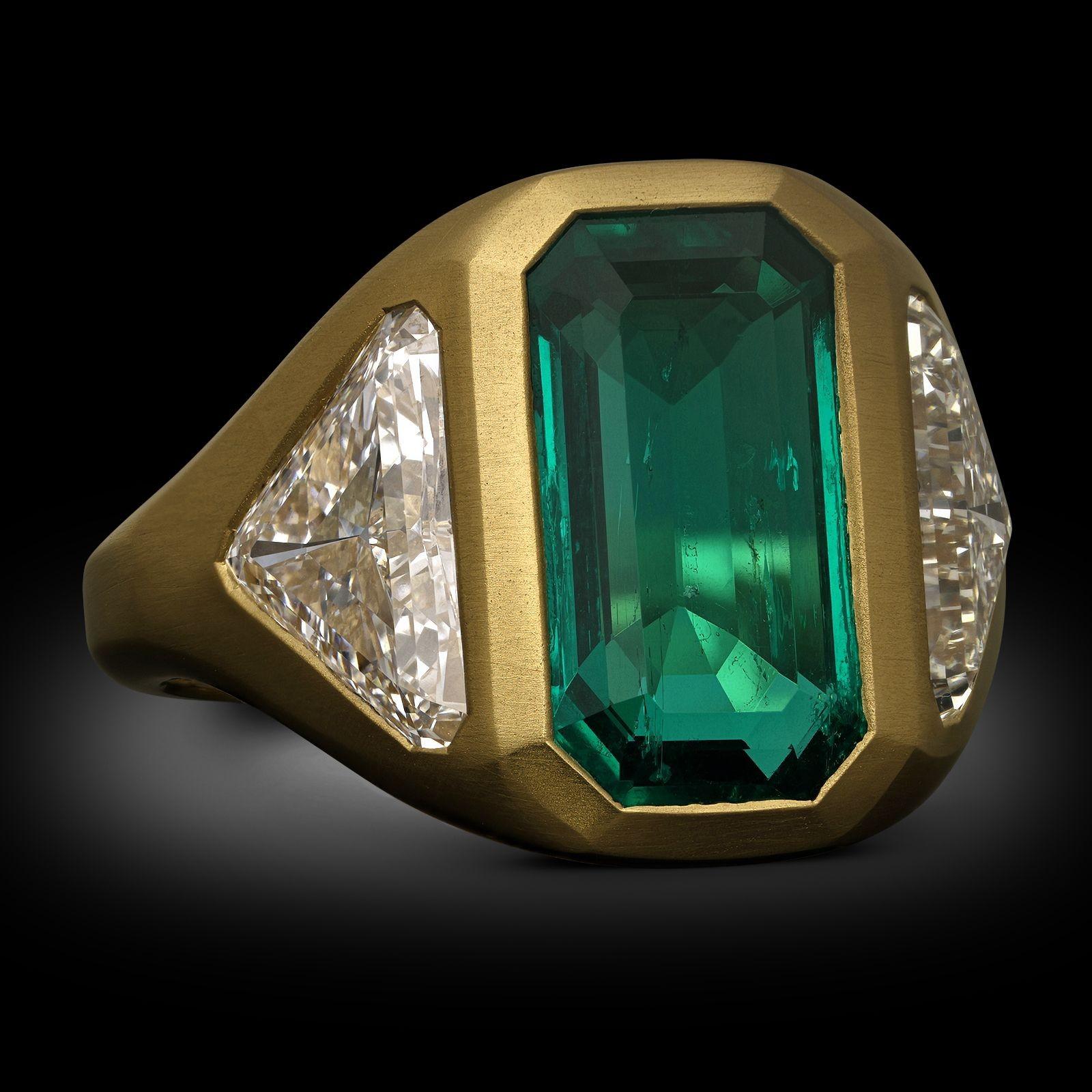 Ottagono Anello Hancocks con smeraldo colombiano e diamante da 3,29 carati in oro 18 ct. in vendita