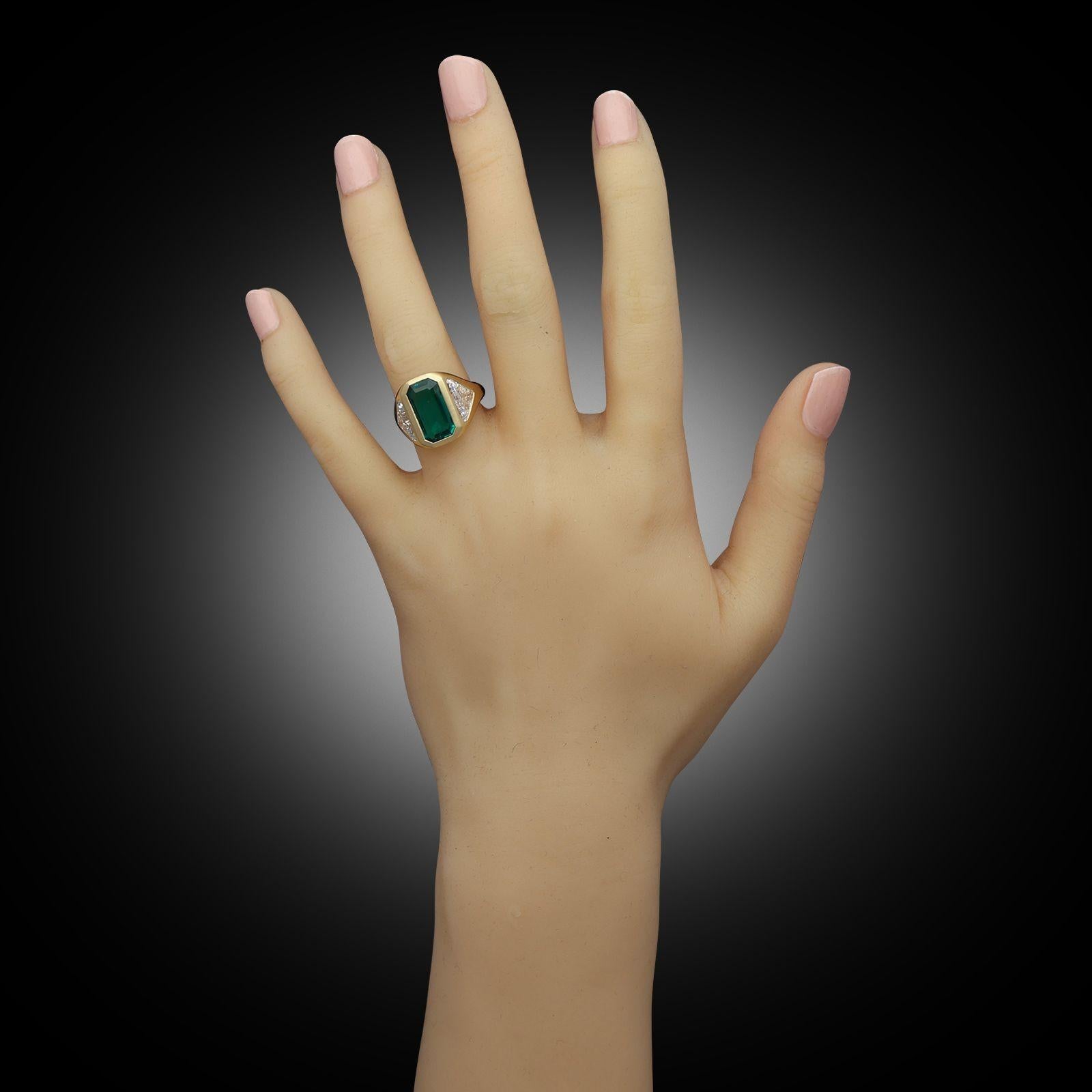Anello Hancocks con smeraldo colombiano e diamante da 3,29 carati in oro 18 ct. in vendita 1