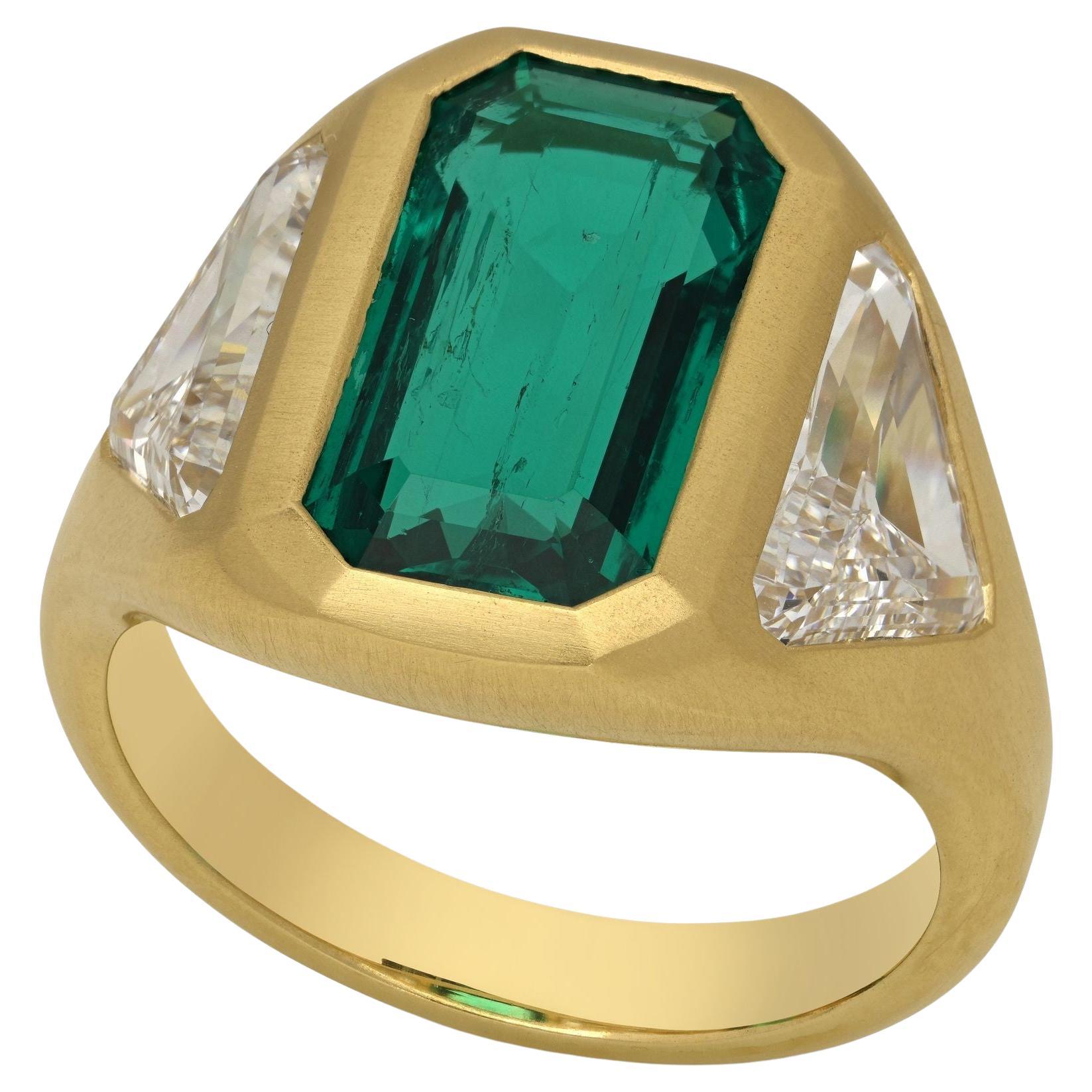 Anello Hancocks con smeraldo colombiano e diamante da 3,29 carati in oro 18 ct. in vendita