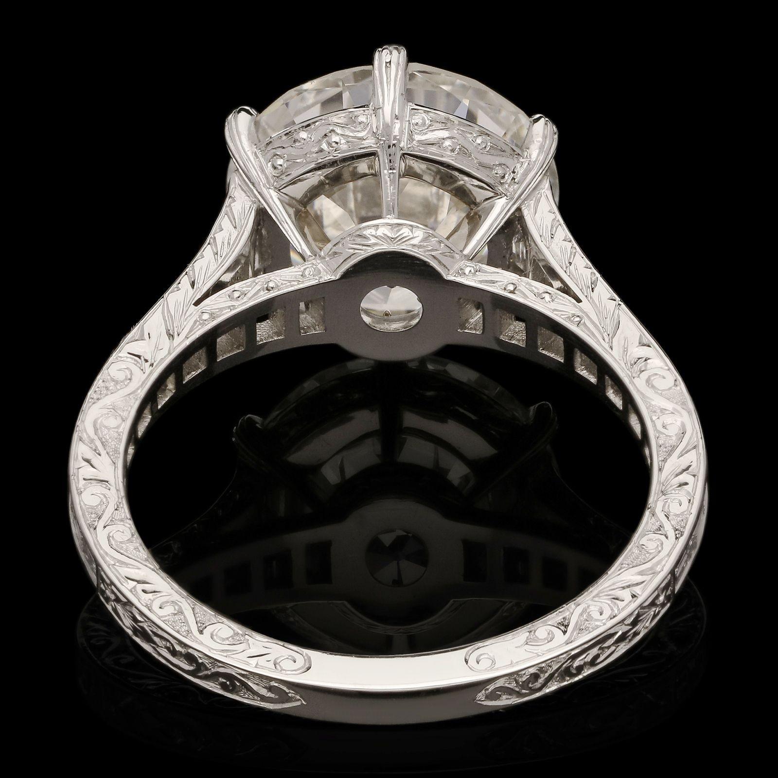 Hancocks 4.23ct Old European Brilliant Cut Diamond Ring in Platinum Contemporary (Bague en platine à taille de diamant) en vente 1