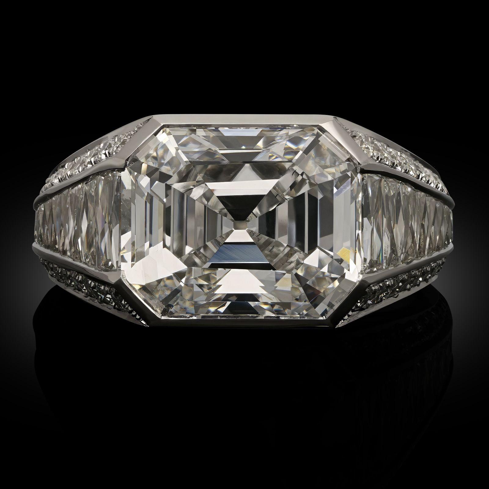 Taille Asscher Hancocks Bague en platine avec diamant allongé de 4,52 ct. en vente