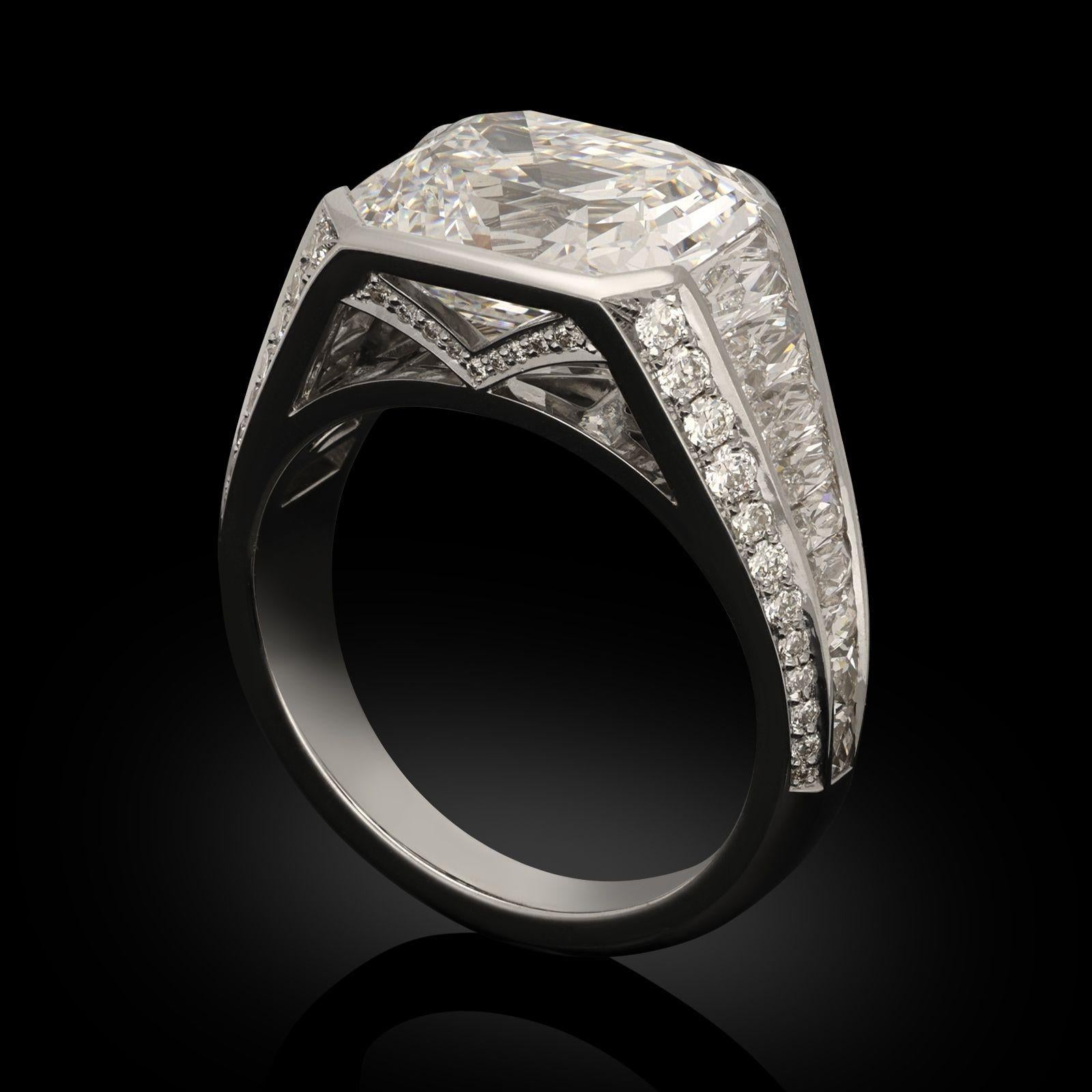 Hancocks Bague en platine avec diamant allongé de 4,52 ct. Neuf - En vente à London, GB
