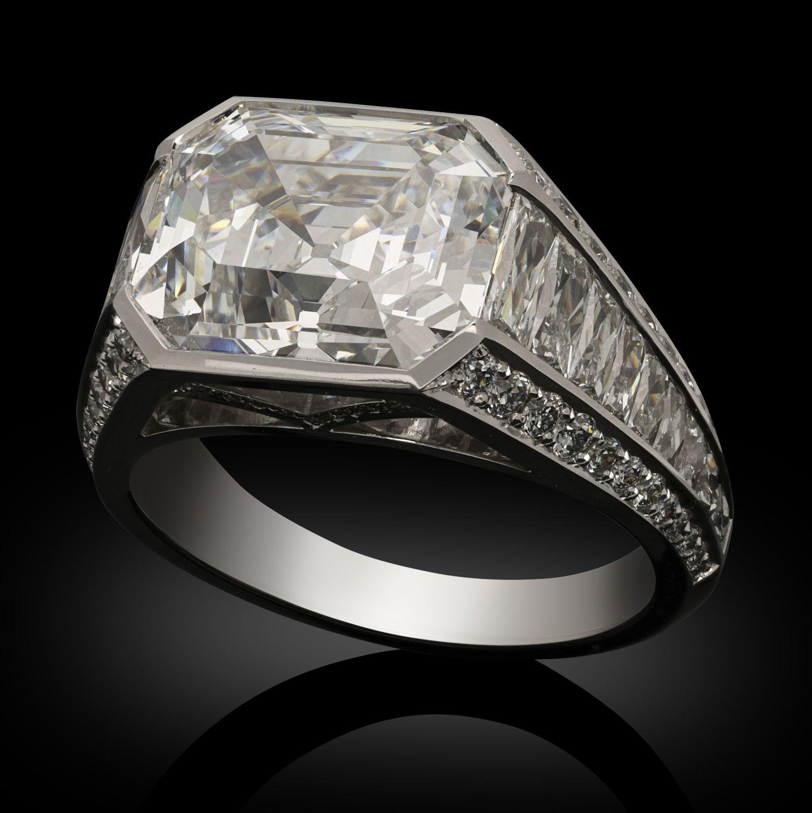 Hancocks Bague en platine avec diamant allongé de 4,52 ct. en vente 1
