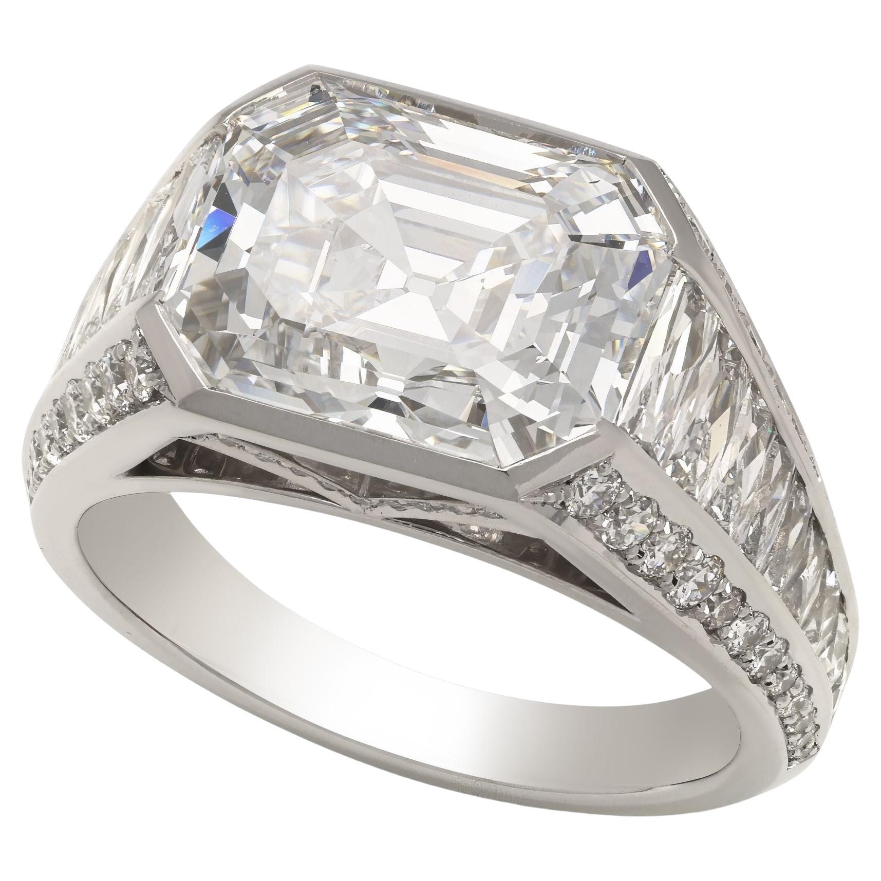 Hancocks Bague en platine avec diamant allongé de 4,52 ct. en vente