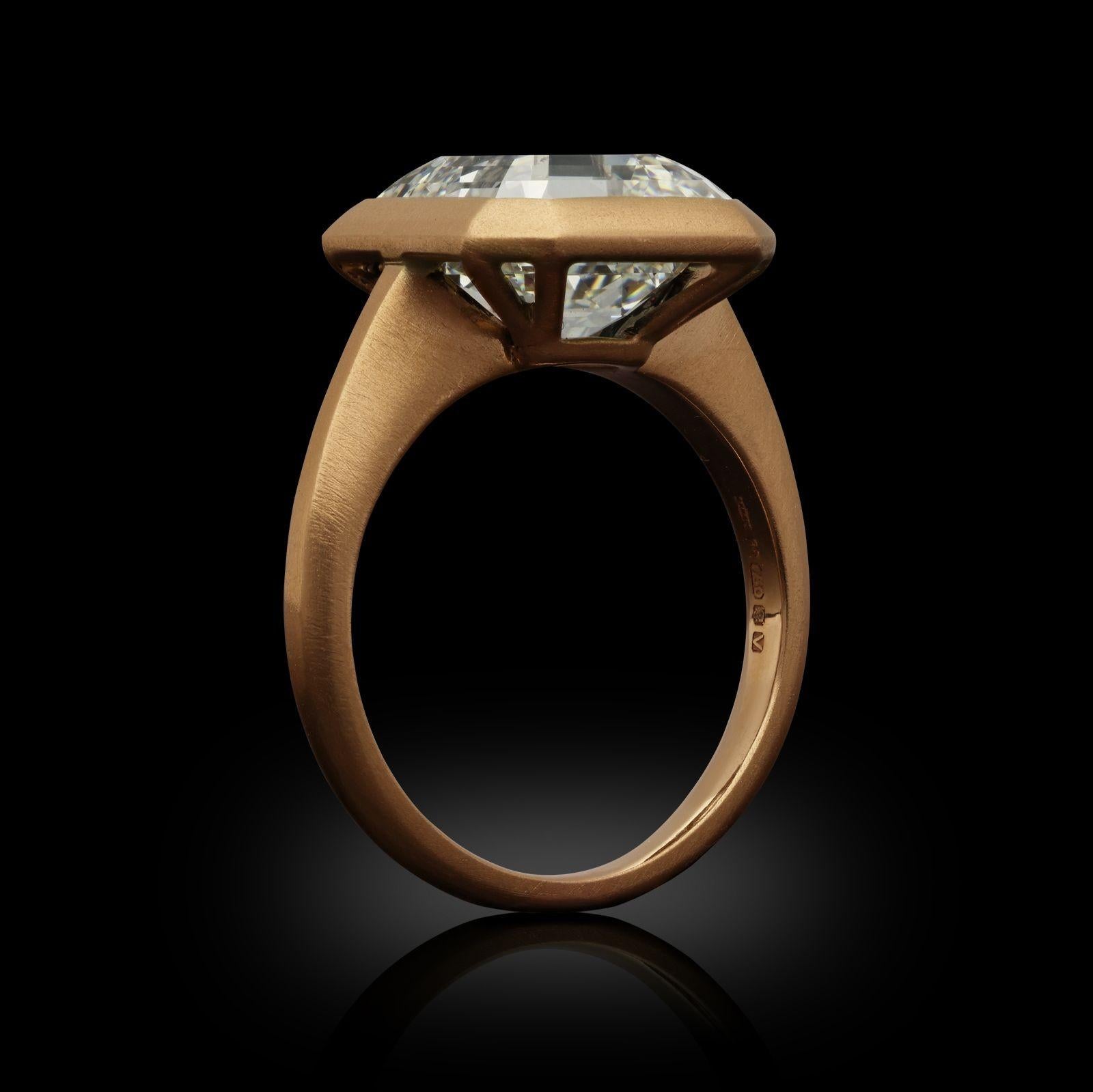 Hancocks 5,06ct Antik Asscher Cut Diamant in gebürstetem Rose Gold Solitär Ring (Asscher-Schliff) im Angebot