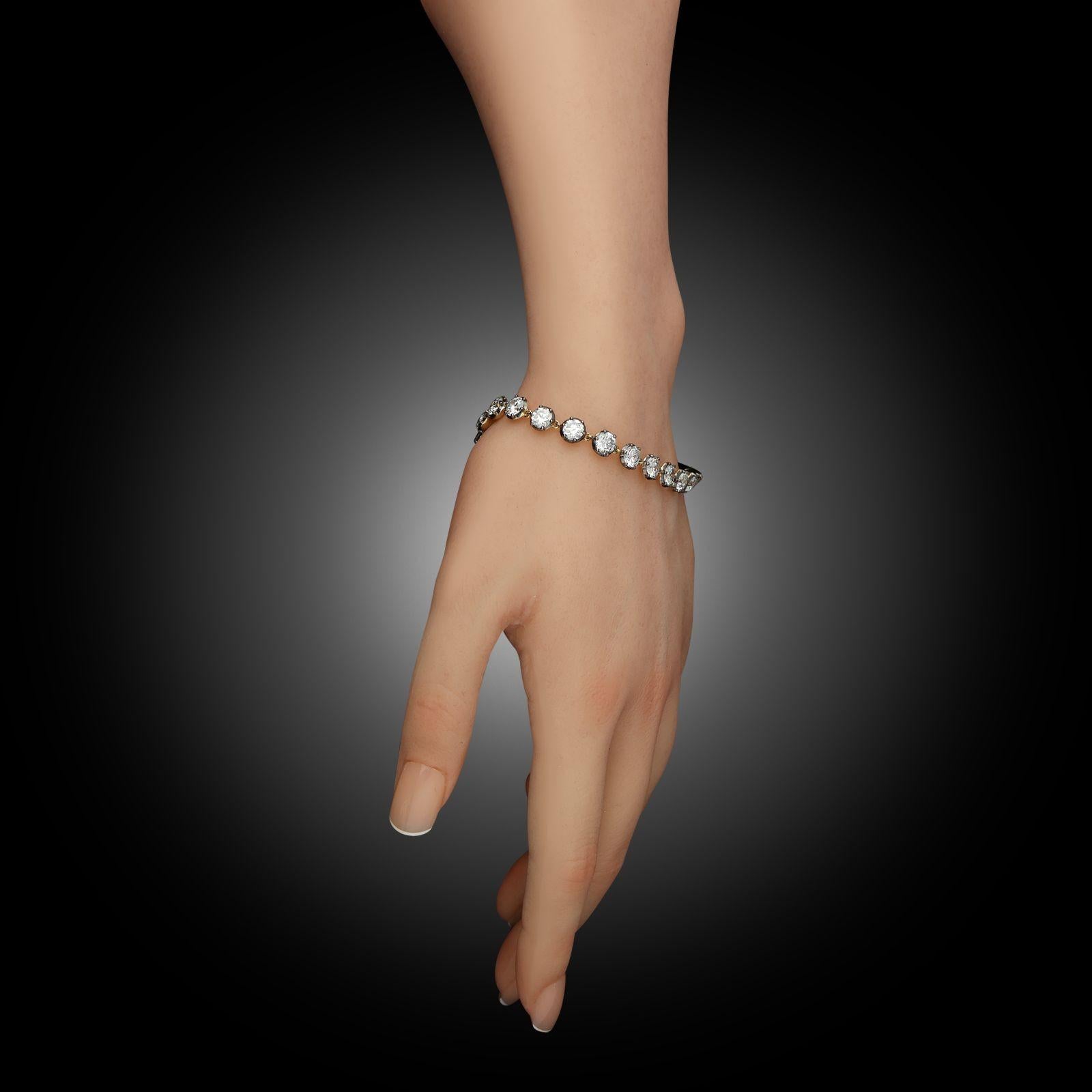 Hancocks Contemporary 11.81ct Georgian Revive Diamond Line Bracelet en vente 1